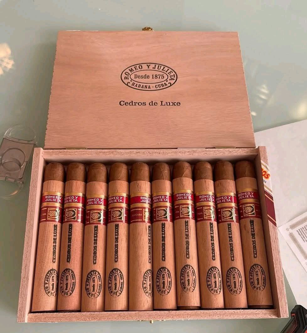 Cigares Romeo y Julieta Cedros de Luxe