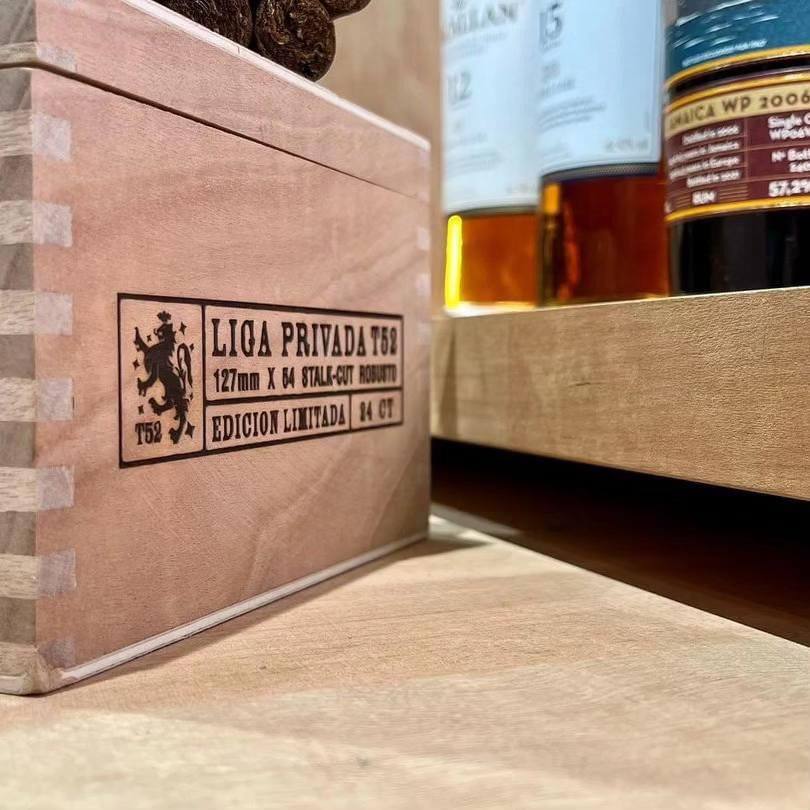 Cigares Liga Privada T52