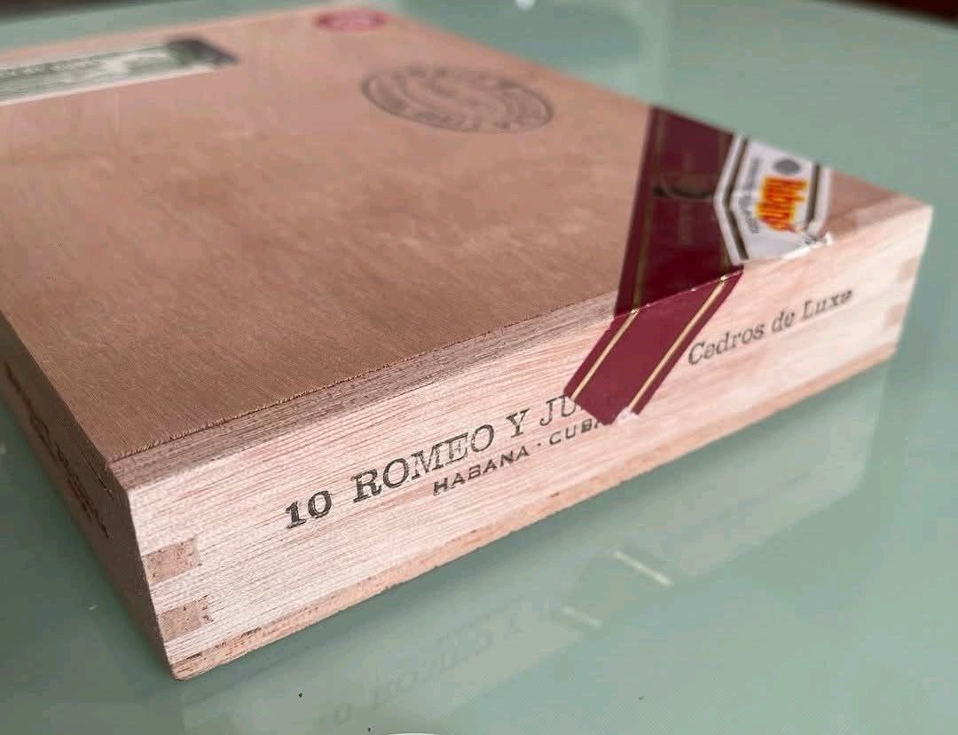Cigares Romeo y Julieta Cedros de Luxe