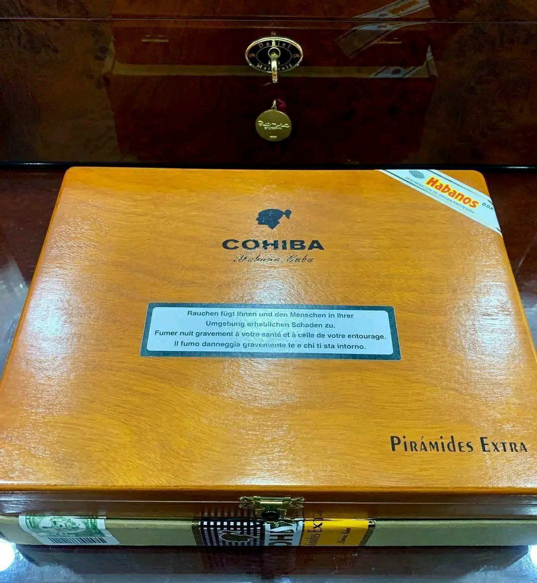 Cohiba Pirámides Extra