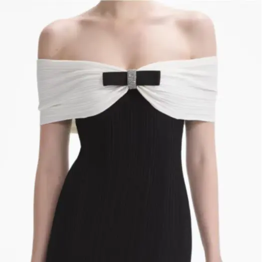 Elegant Off-Shoulder Evening Dress