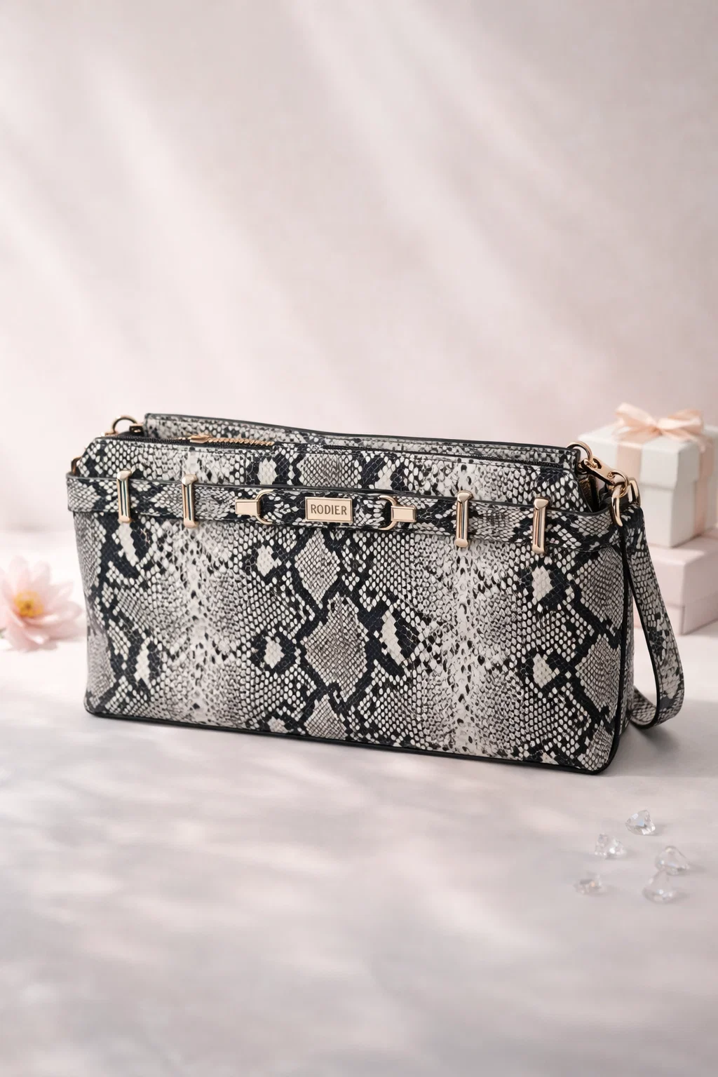 Sac à main effet python