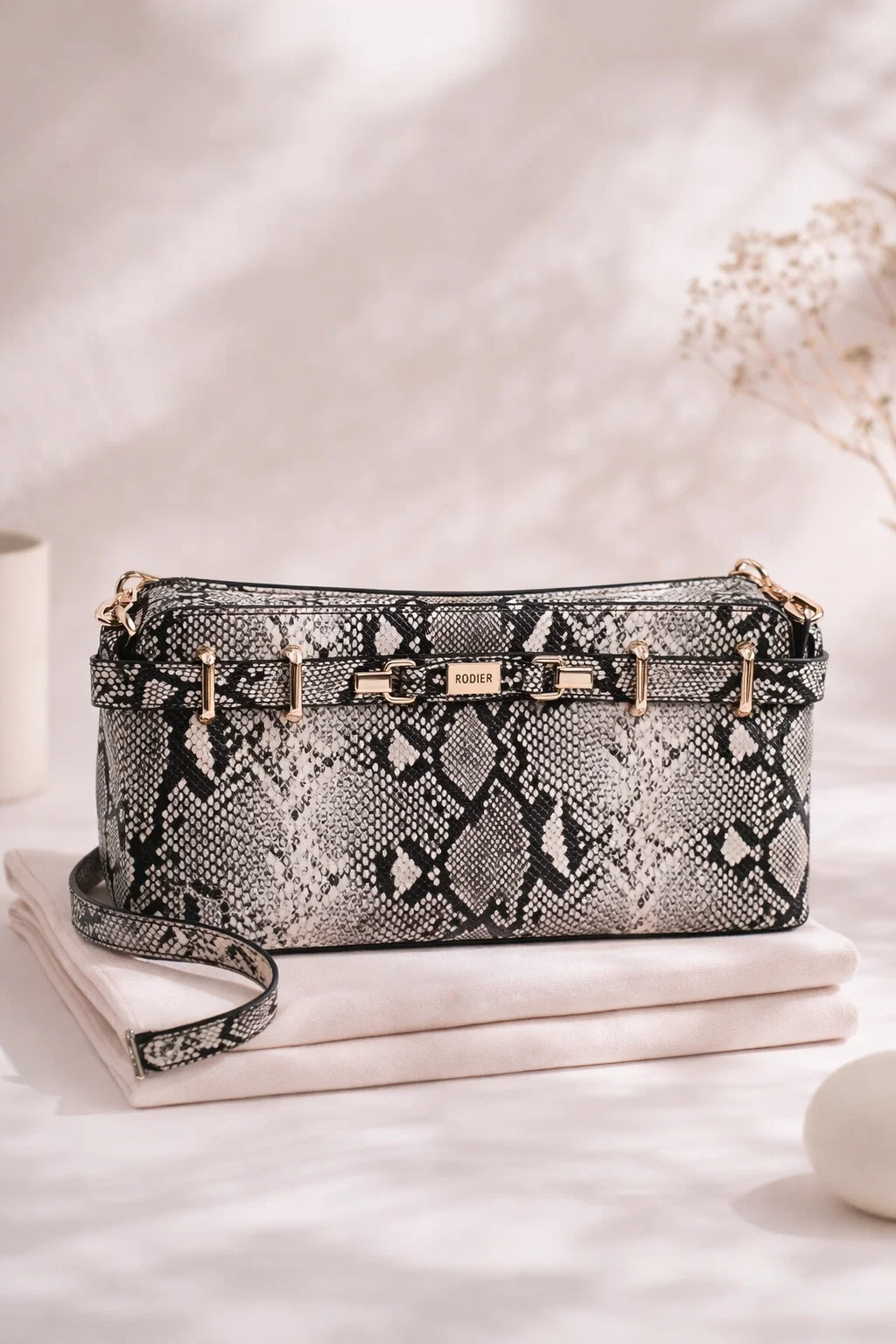 Sac à main effet python