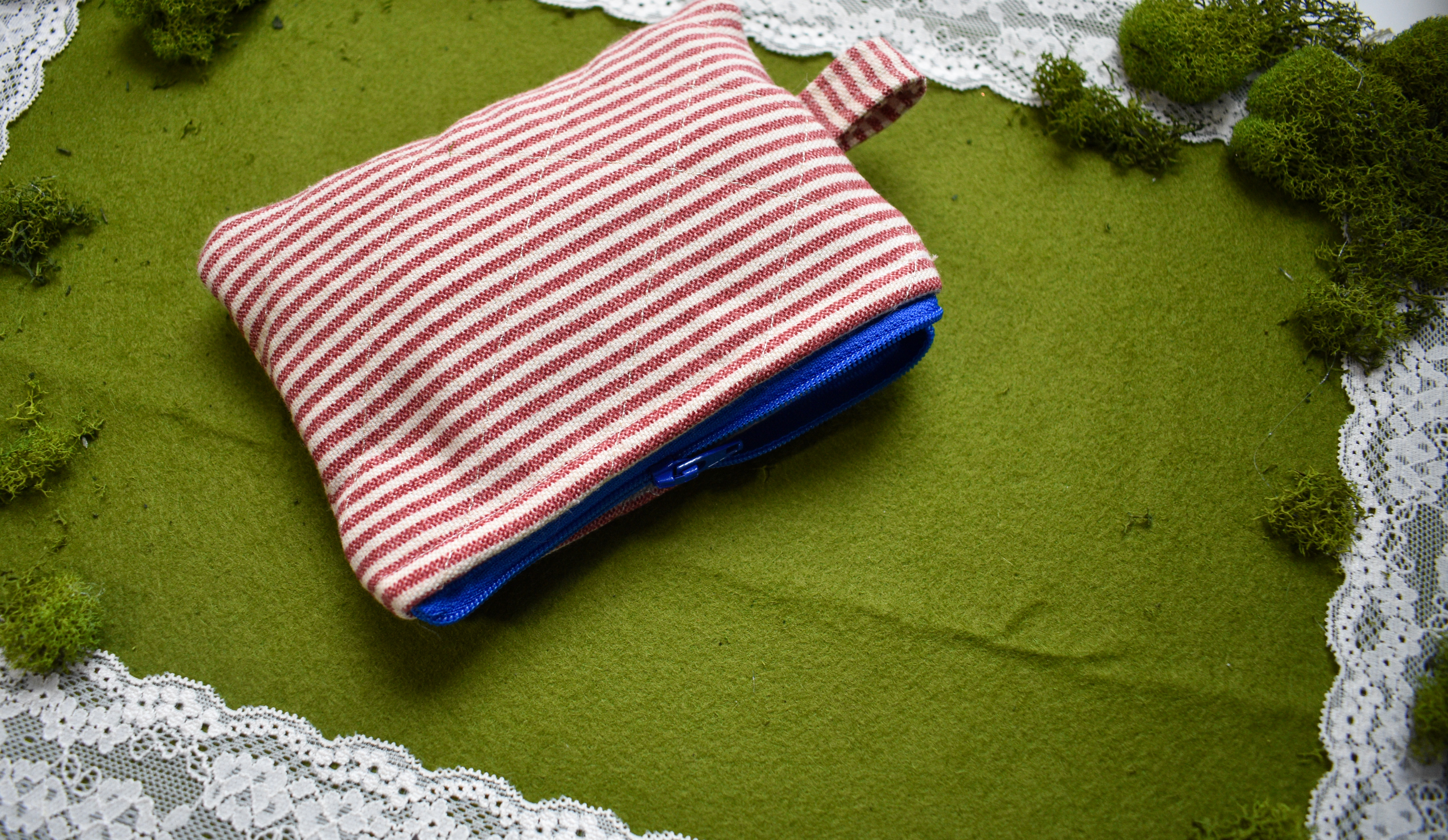 Essential Wrist Pouch 