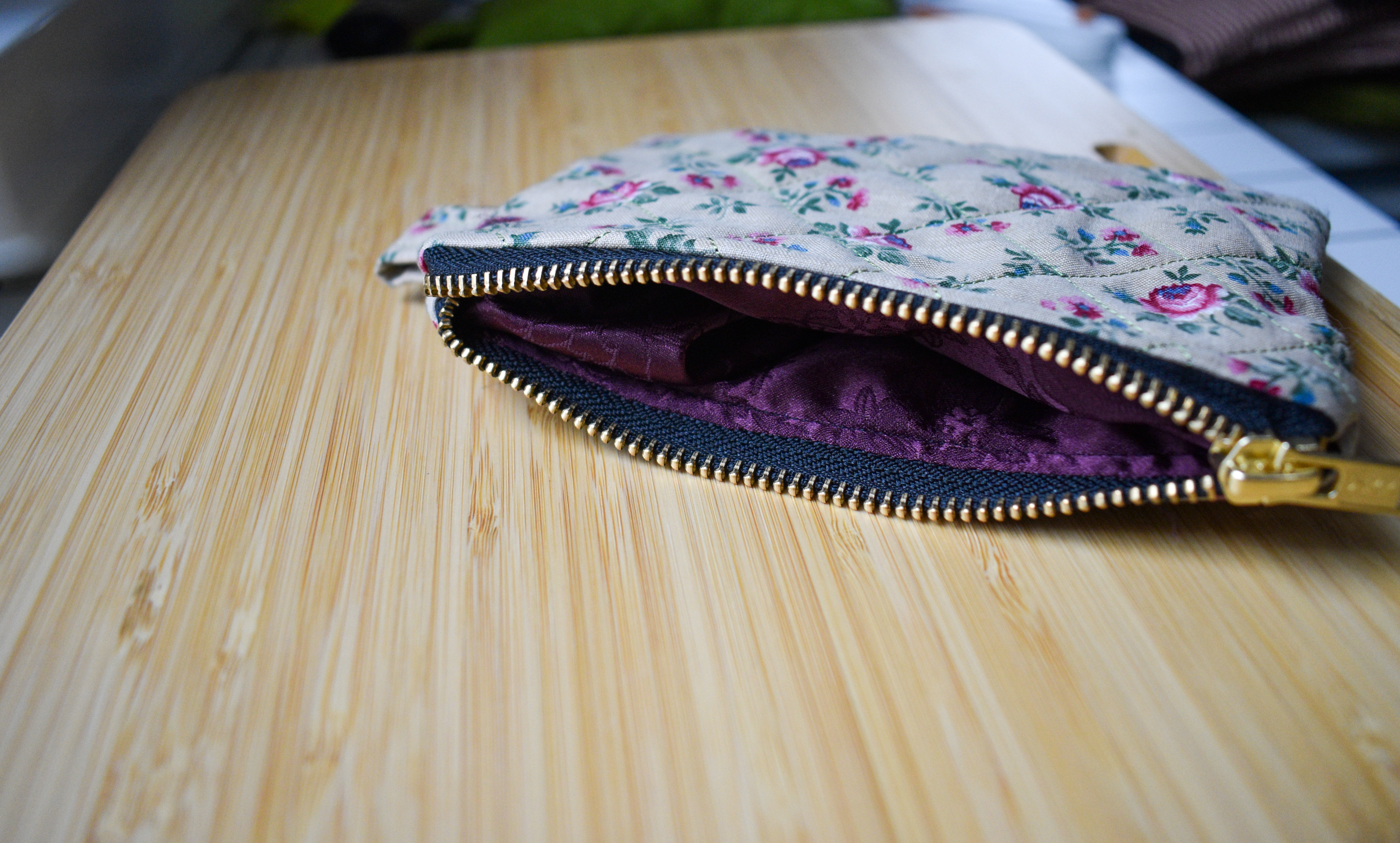 Essential Wrist Pouch 