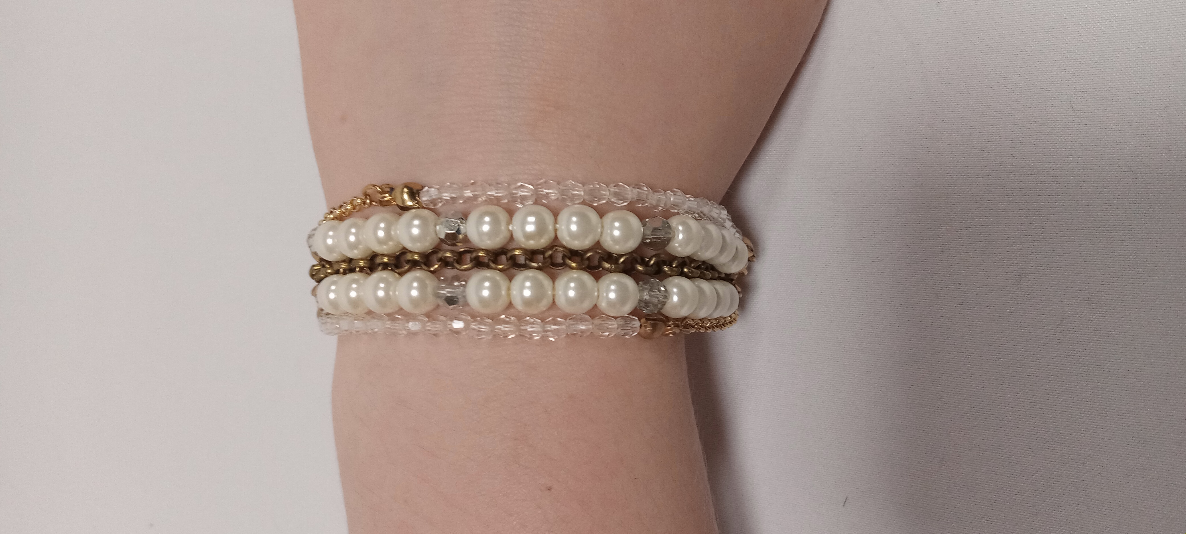 Faux Pearl & Gold Chain Bracelet