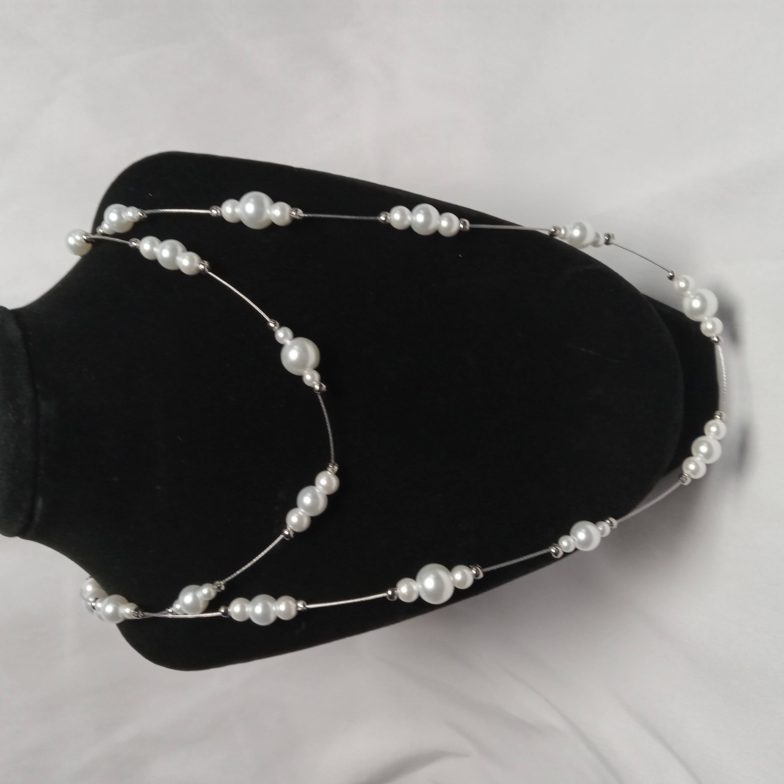 Elegant Faux Pearl Necklace