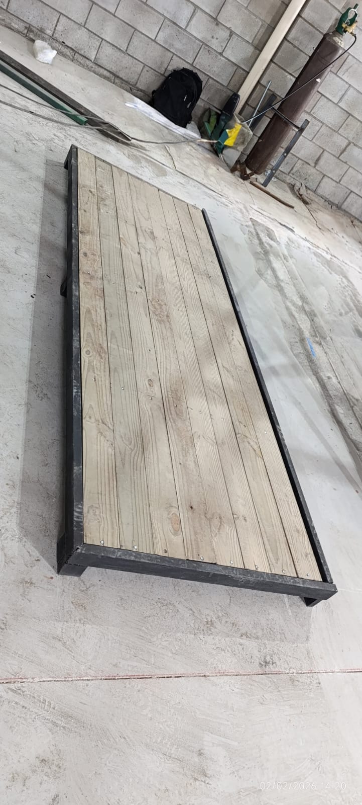 Deck De Madeira 550 0 Metro Qudrado