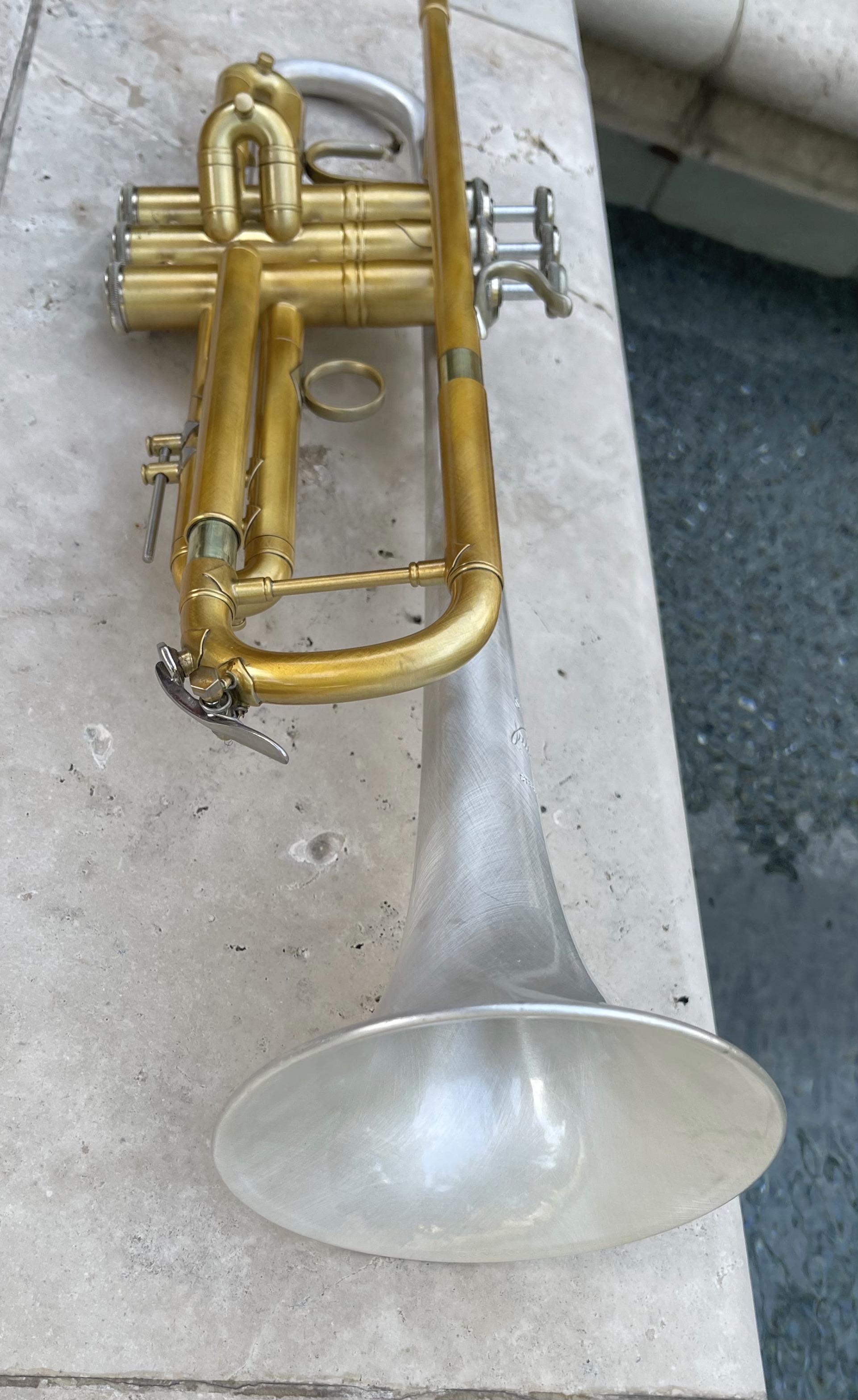 Bach 180ML37 Sterling Silver Plus Stradivarius Trumpet with Case - Sterling Silver Bell - Brushed Finish