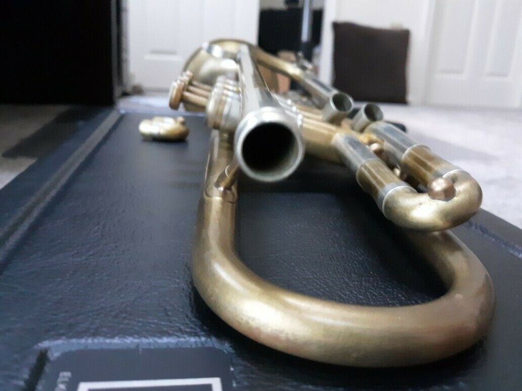 Before and After: Olds Special Trumpet 1955 - Antique Gold Epoxy Lacquer