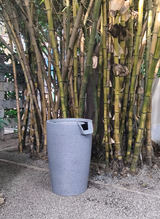 Modern Outdoor Floor mounted waterspout