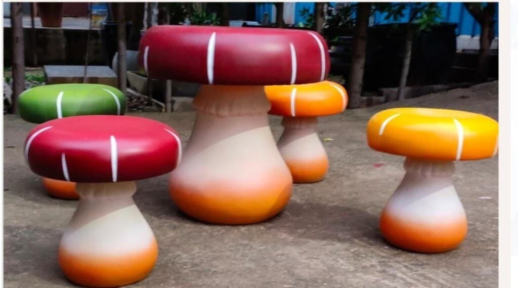 Mushroom FRP Table & Stool Set