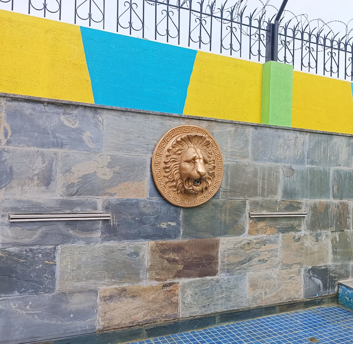 Lion Head Wall FRP Fountain Decor