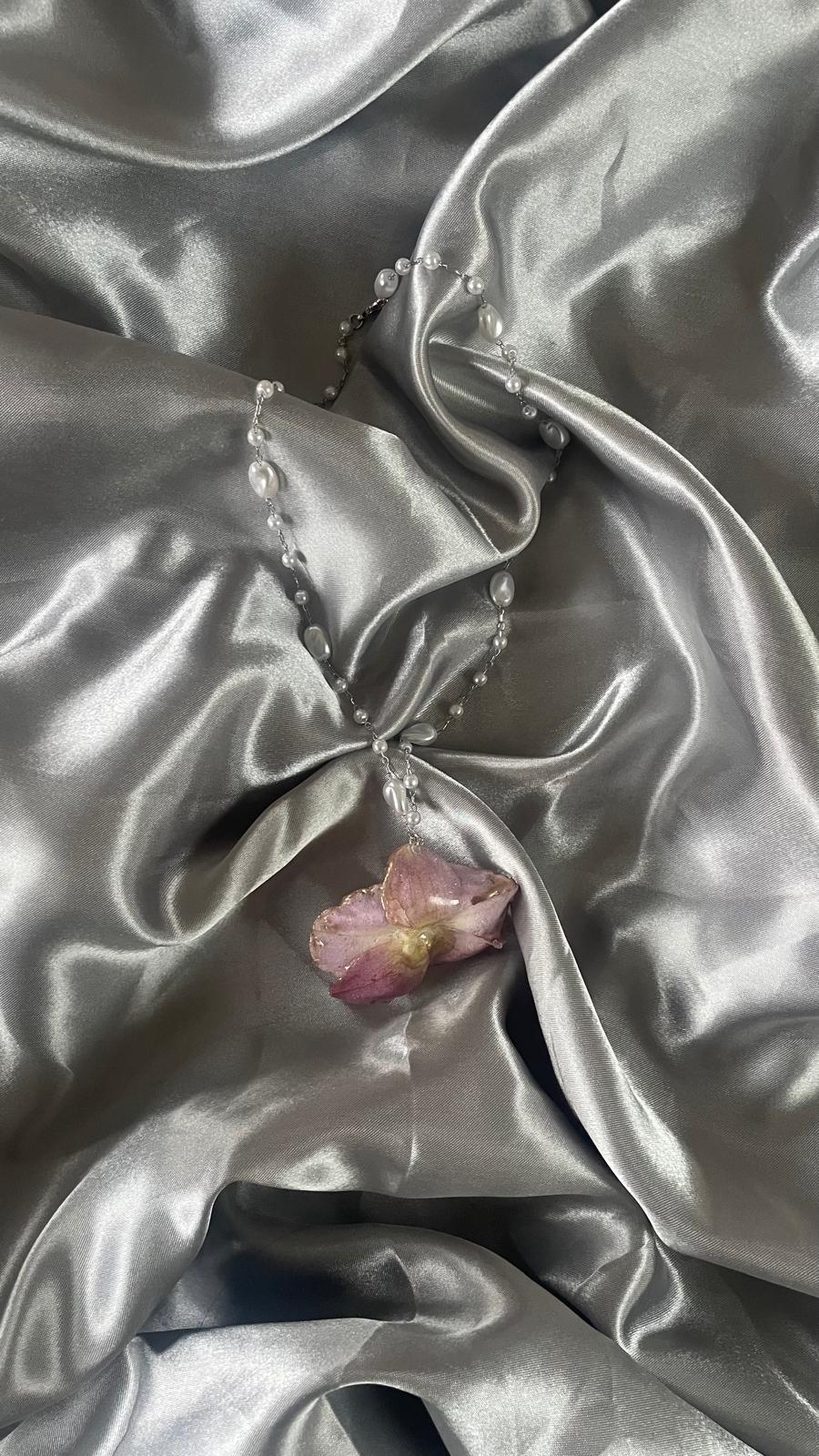 Collier orhidée Naturelle