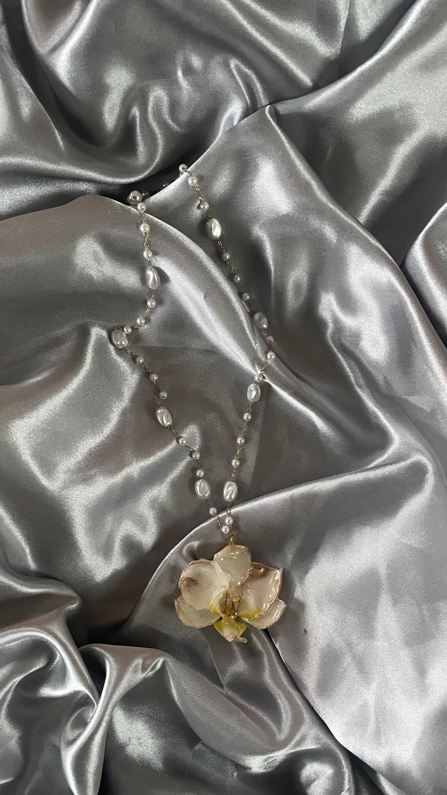 Collier orhidée Naturelle