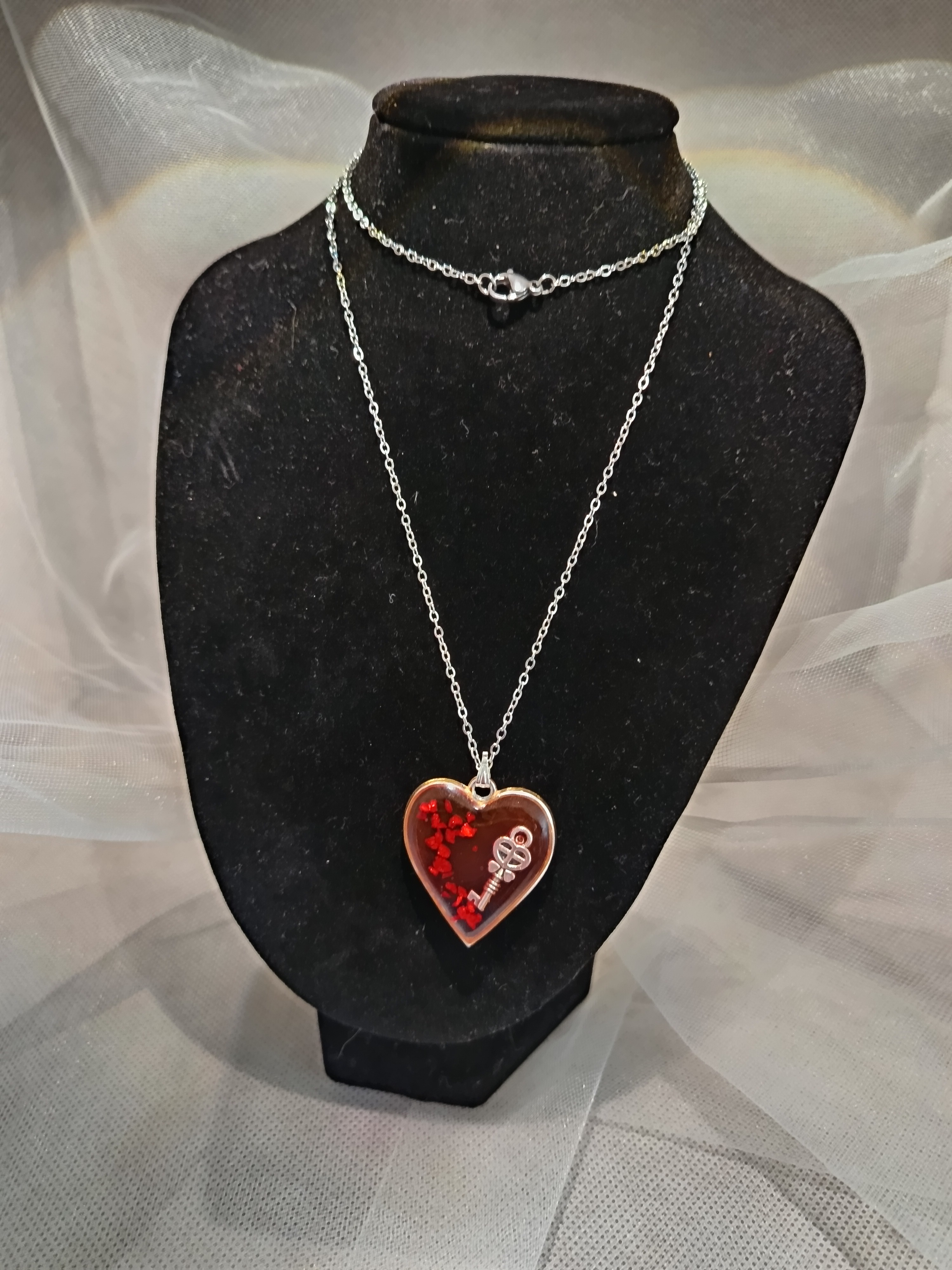 Collier pendentif cœur avec clé – Bijou romantique sur chaîne argentée