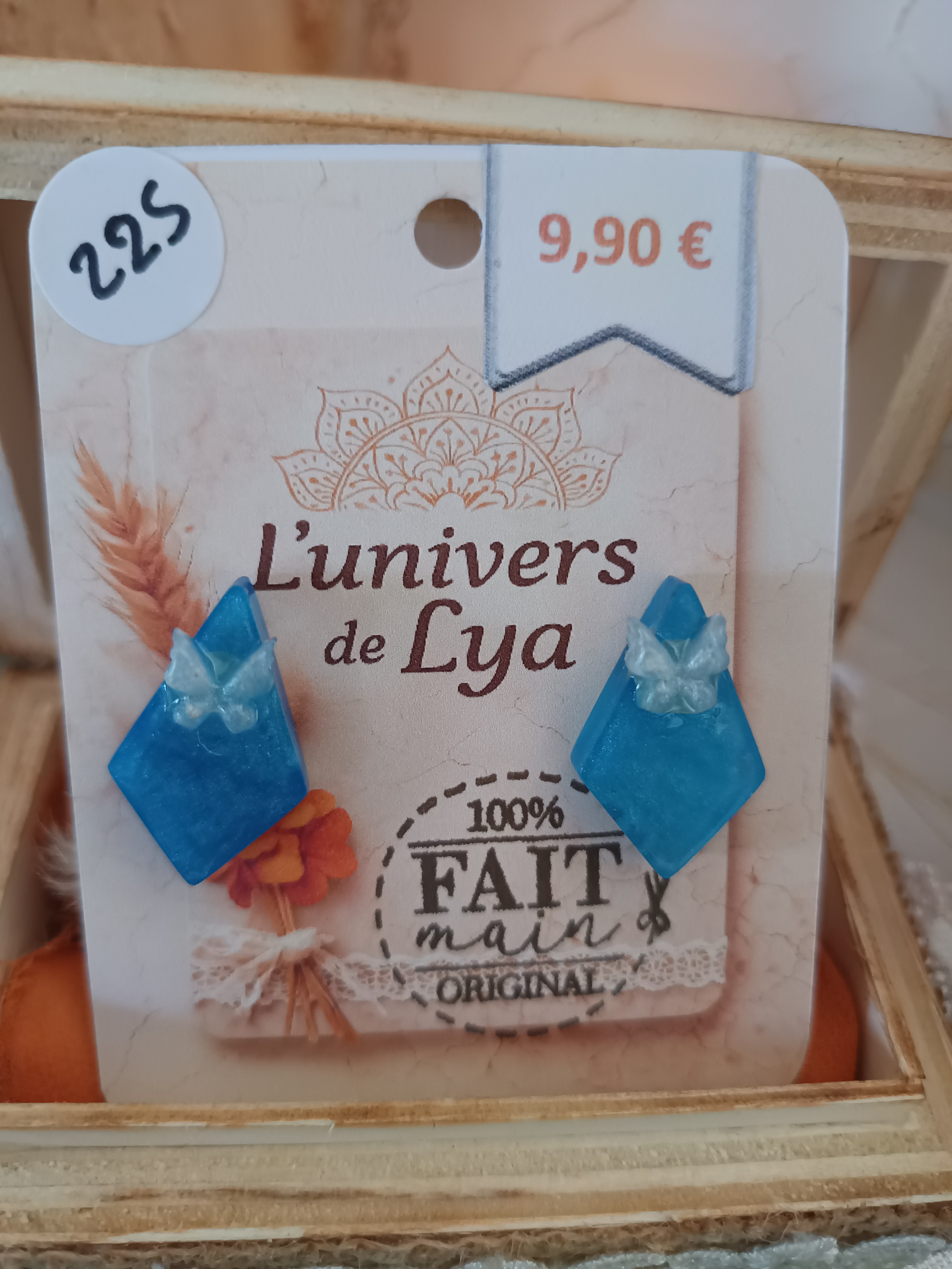 Boucles d’oreilles losange bleu – Bijou artisanal fait main | L’univers de Lya