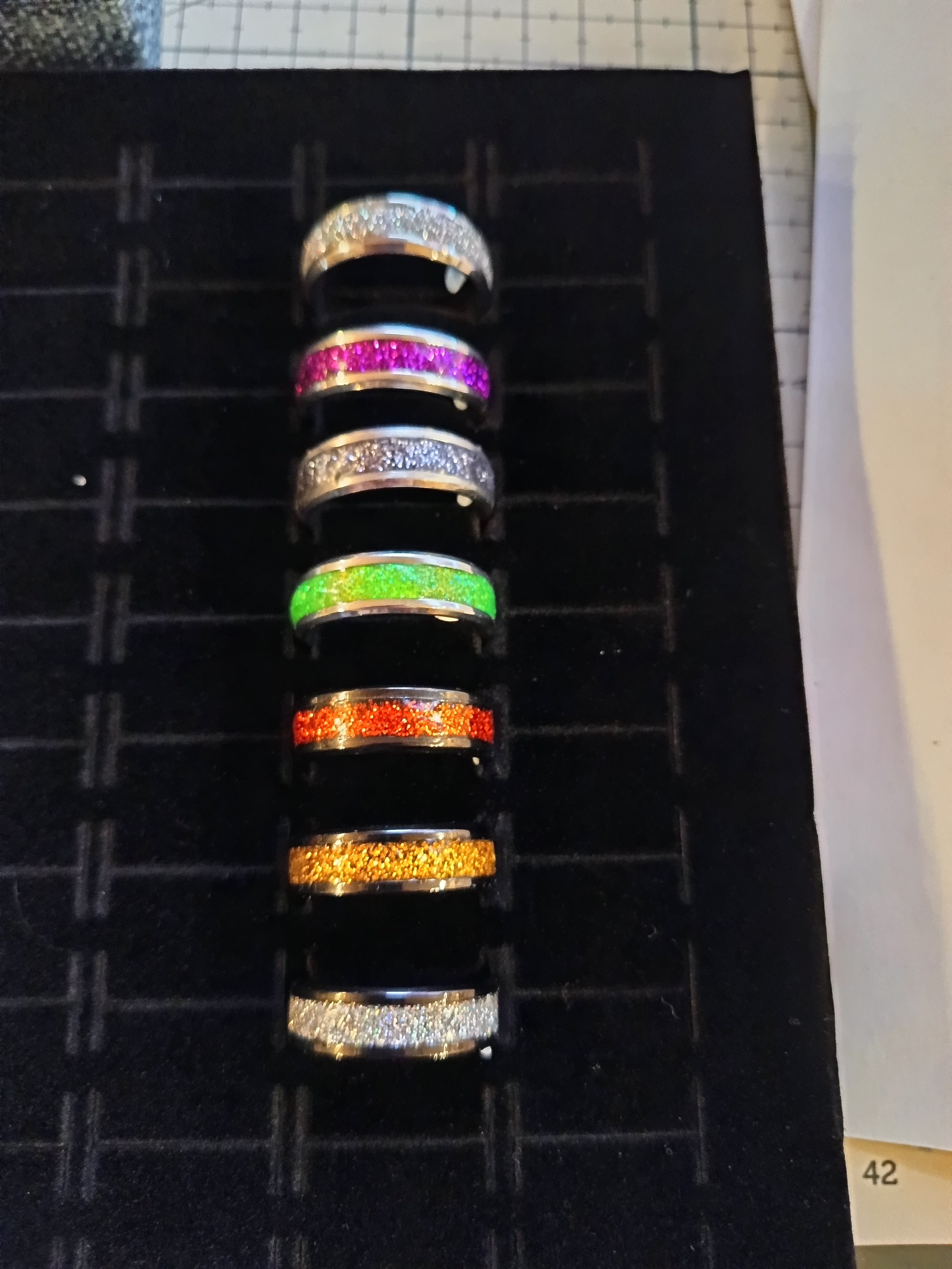 Bague pailletée taille 12 vendue à l’unité – Bijou artisanal brillant multicolore fait main