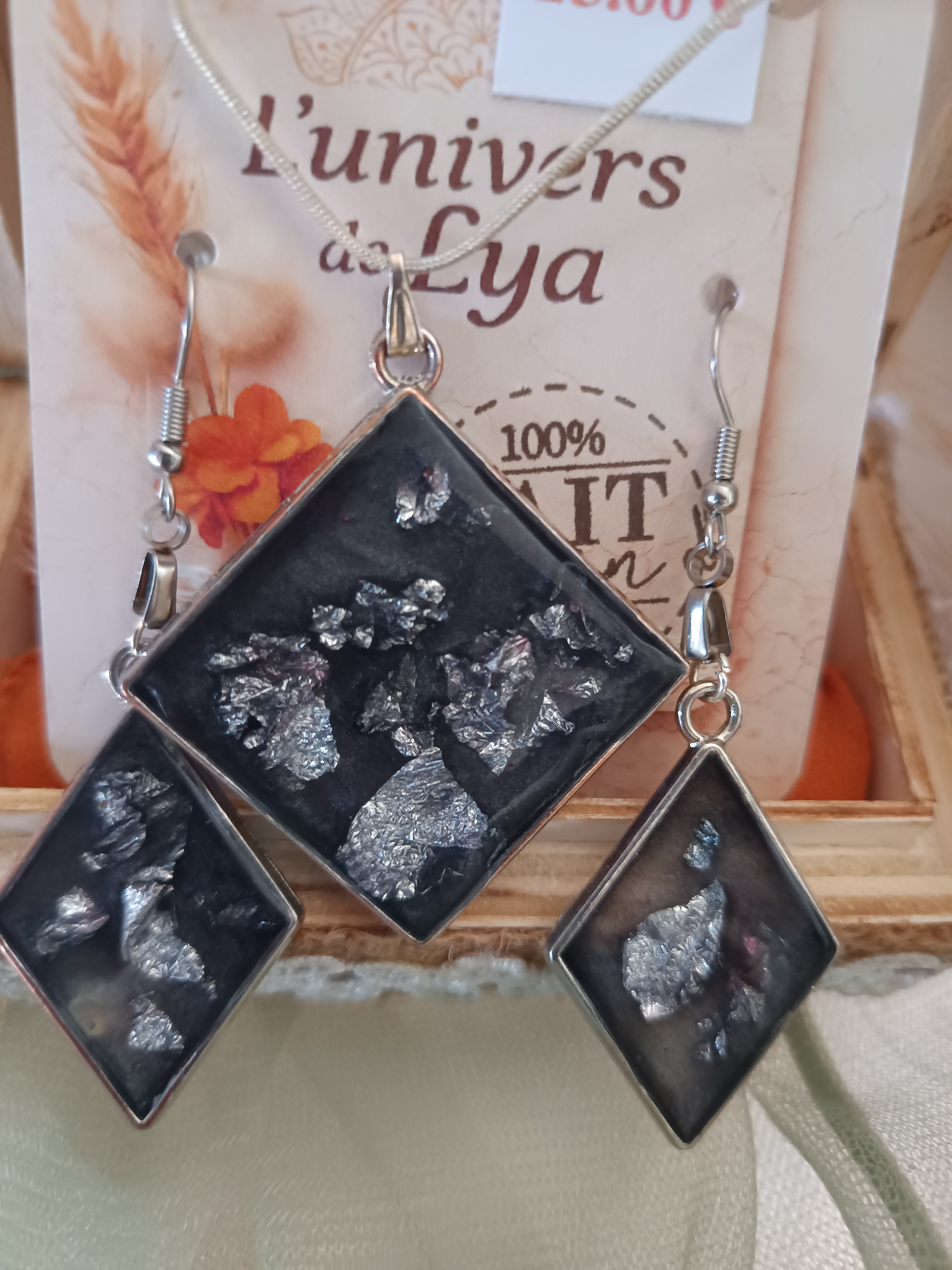 Parure collier et boucles géométriques noir pailleté – Bijou moderne fait main