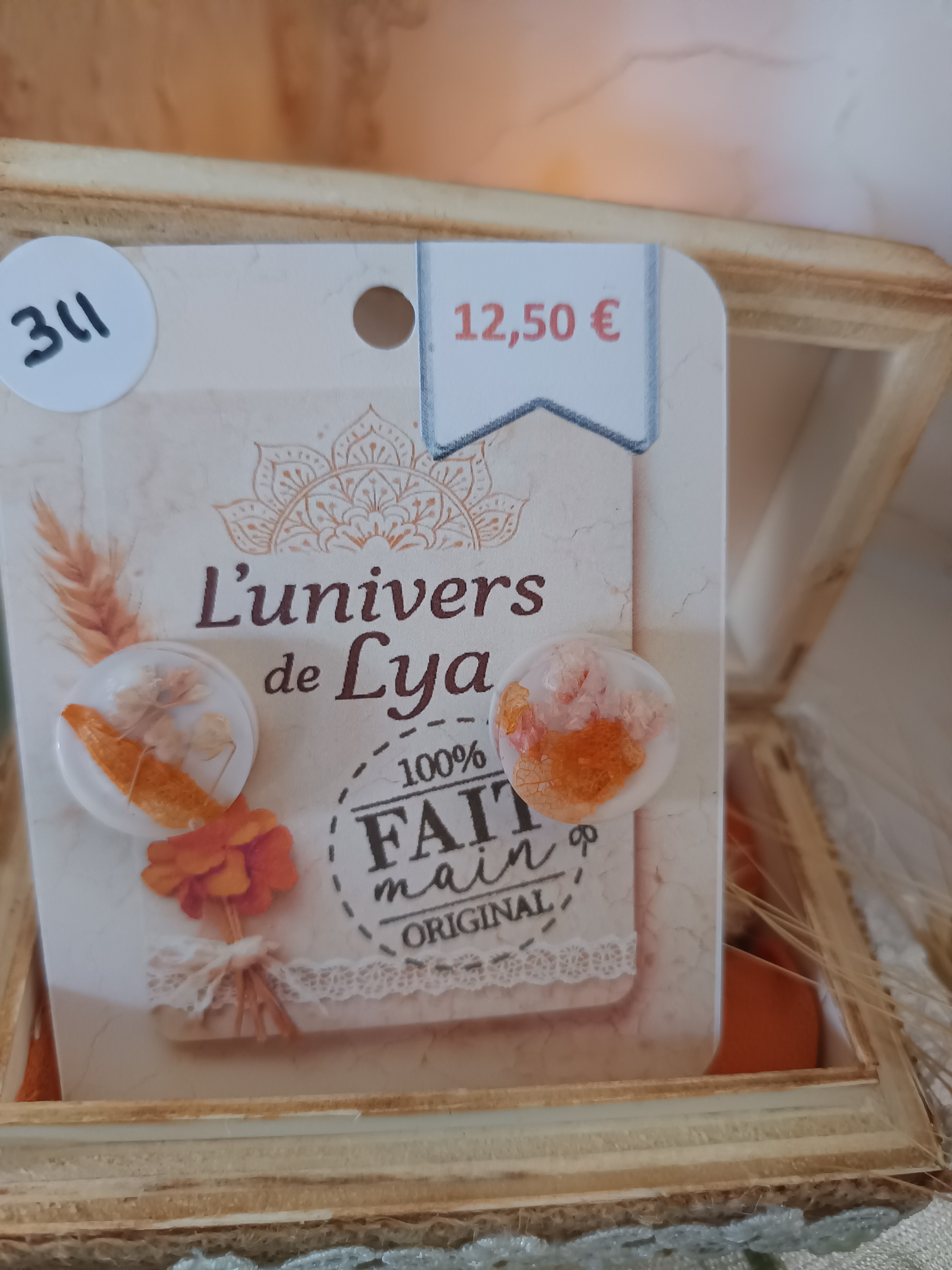 Puces d’oreilles fleurs séchées – Bijoux naturels en résine faits main