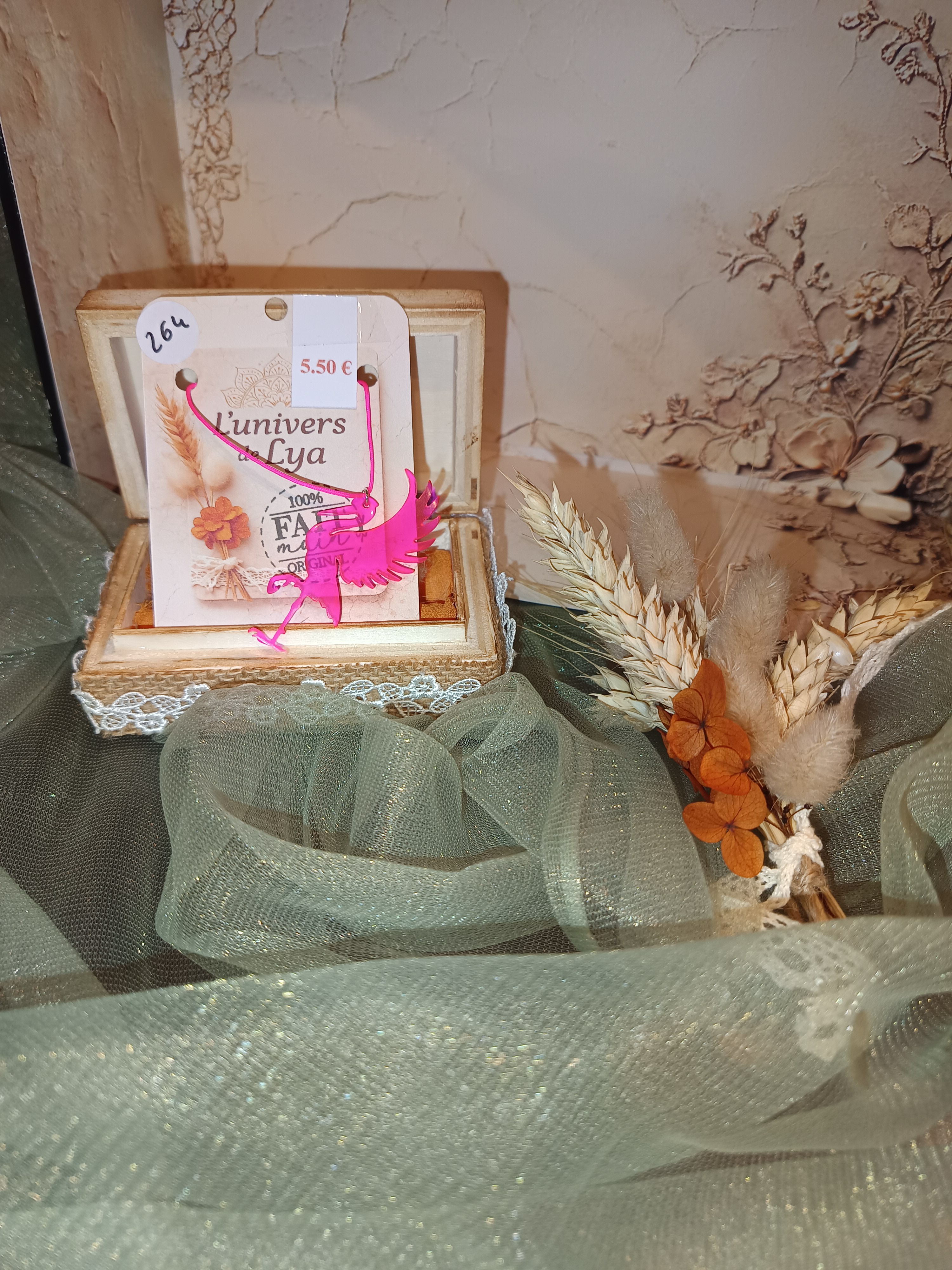 Collier flamant rose fait main – Bijou fantaisie fuchsia original – Création L’univers de Lya