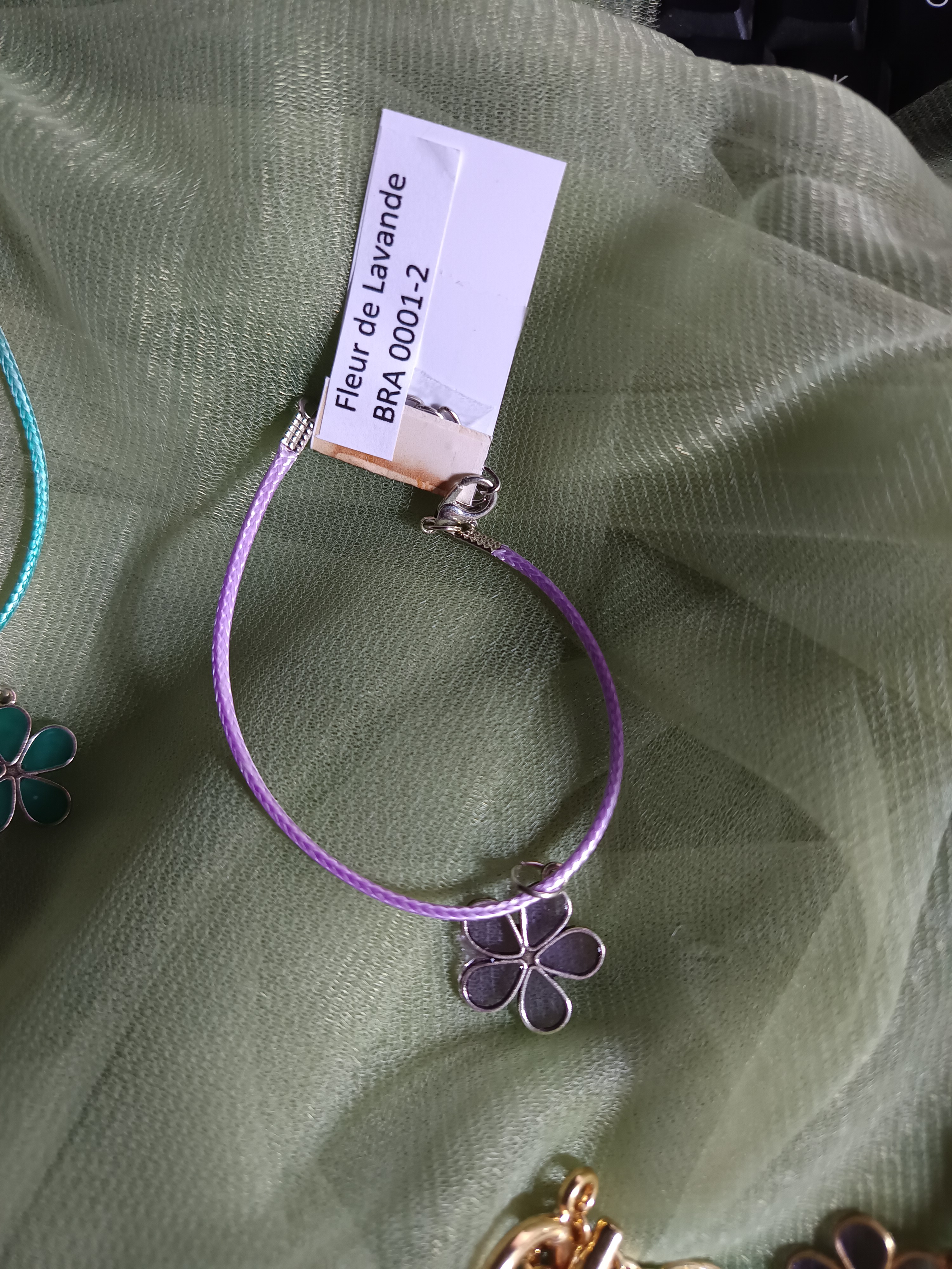 Bracelet enfant violet fleur lavande – Bijou ajustable fille