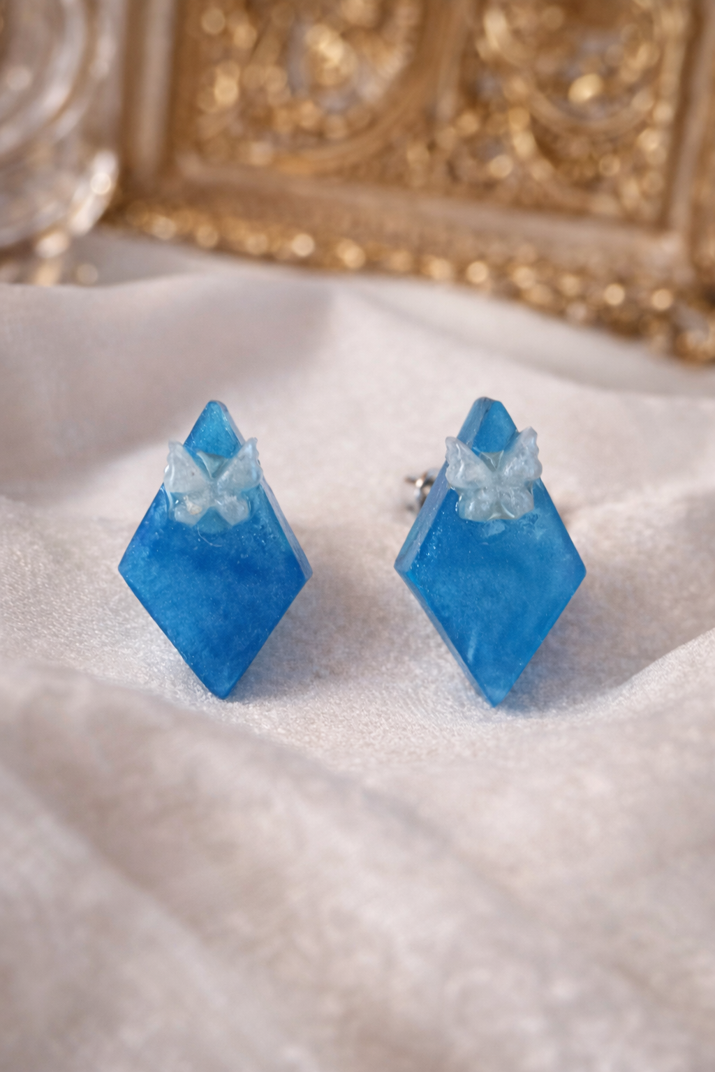 Boucles d’oreilles losange bleu – Bijou artisanal fait main | L’univers de Lya