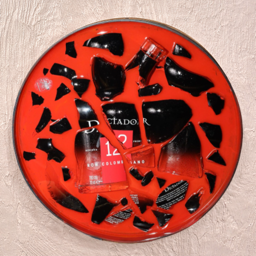 Dictador 12 Bottle Art