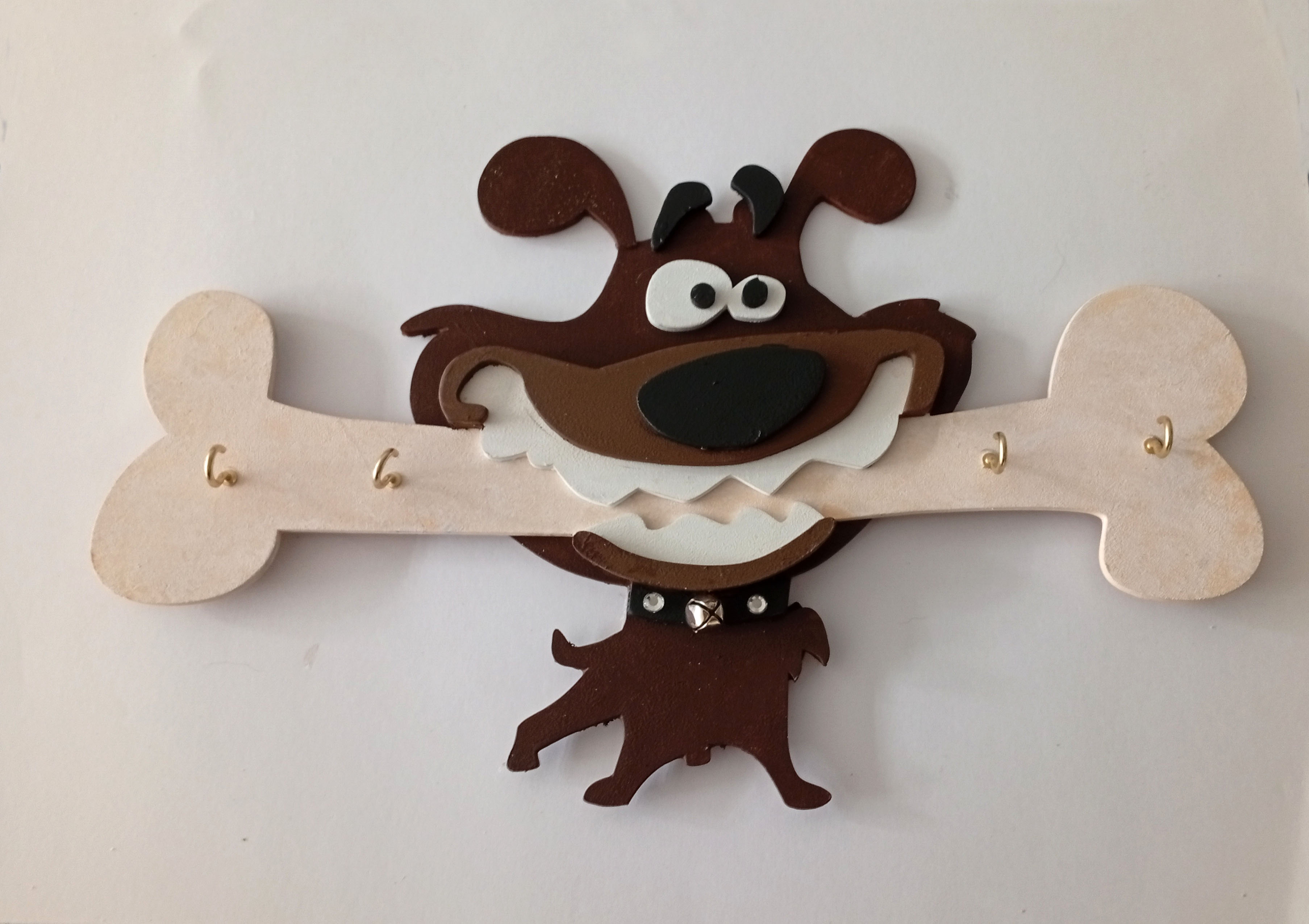 Perchero decorativo – Perro divertido