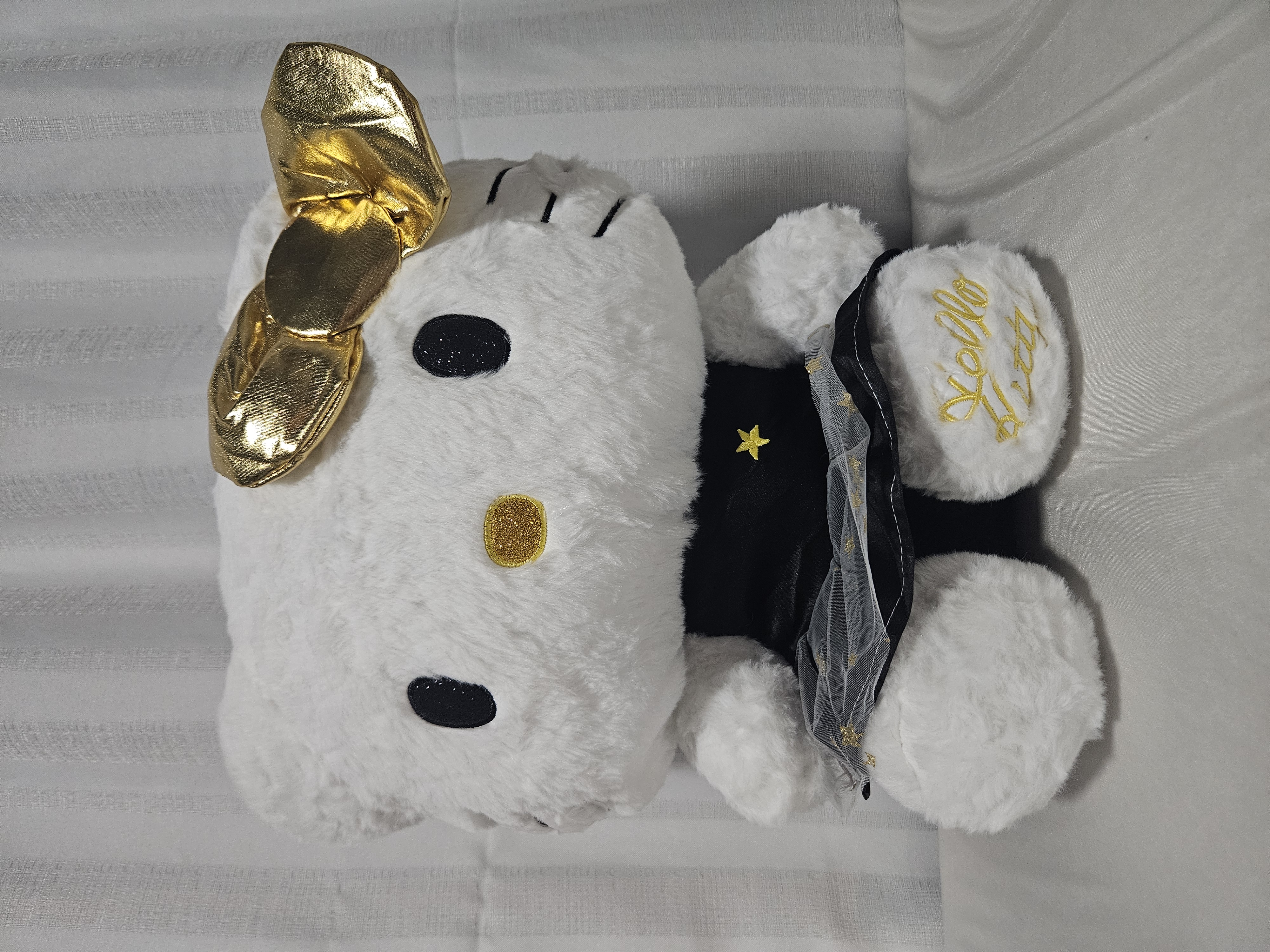 Peluche tipo Hello Kitty Edición Dorada