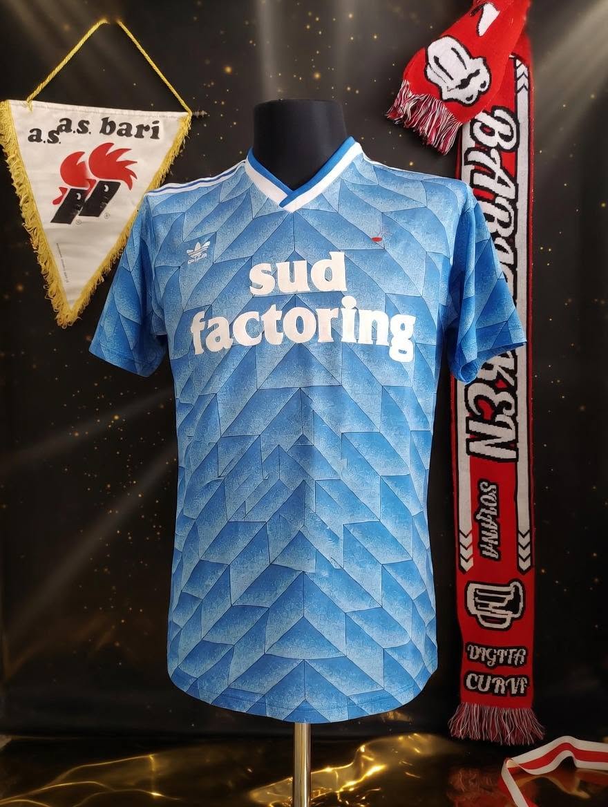 Retro Bari Football Jersey + Sciarpa