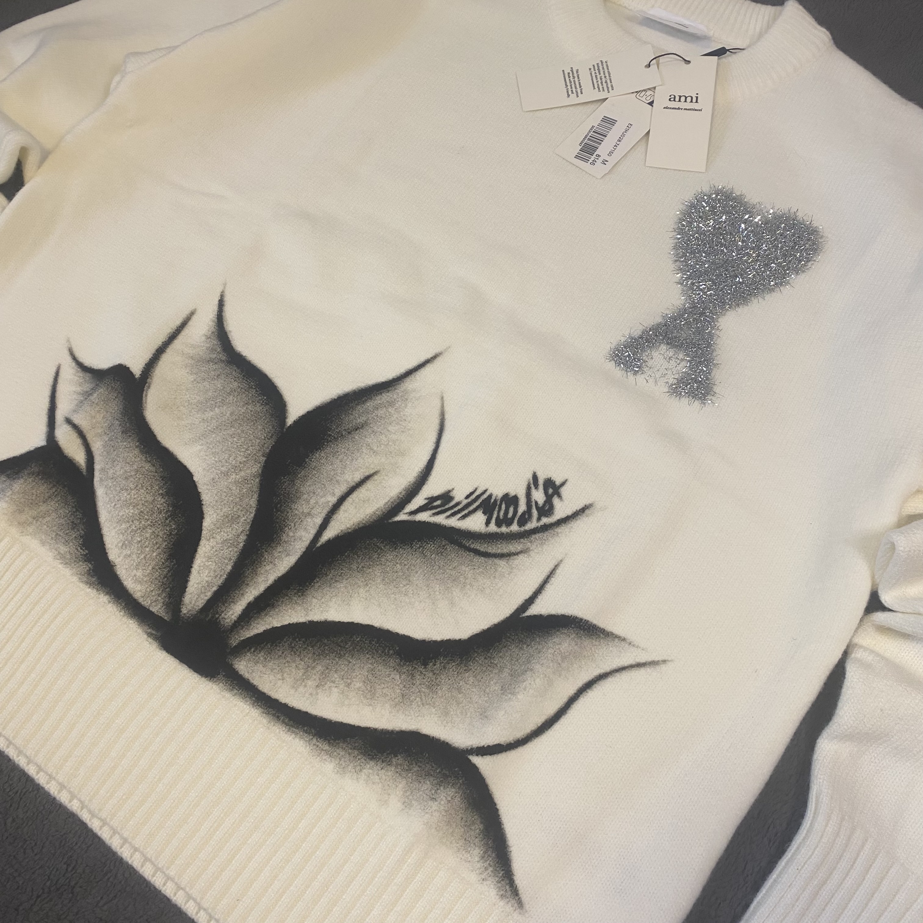 Ami Paris White/Cream Sweater - M