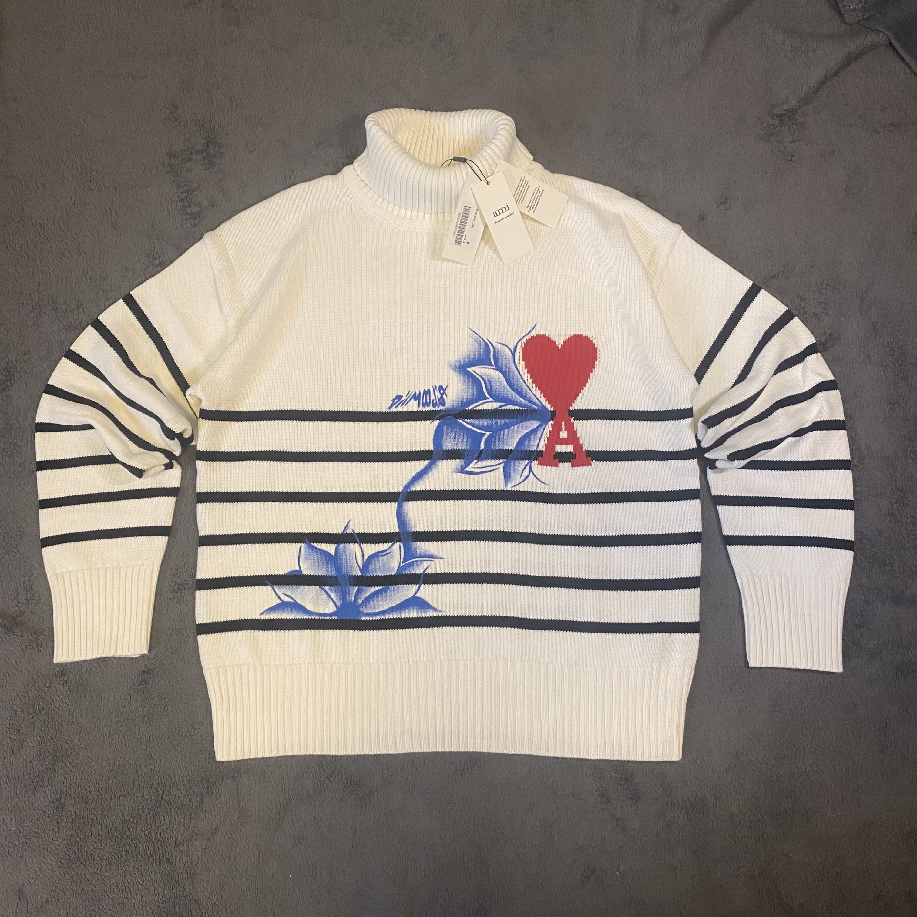 Ami Paris White Turtleneck Sweater - M