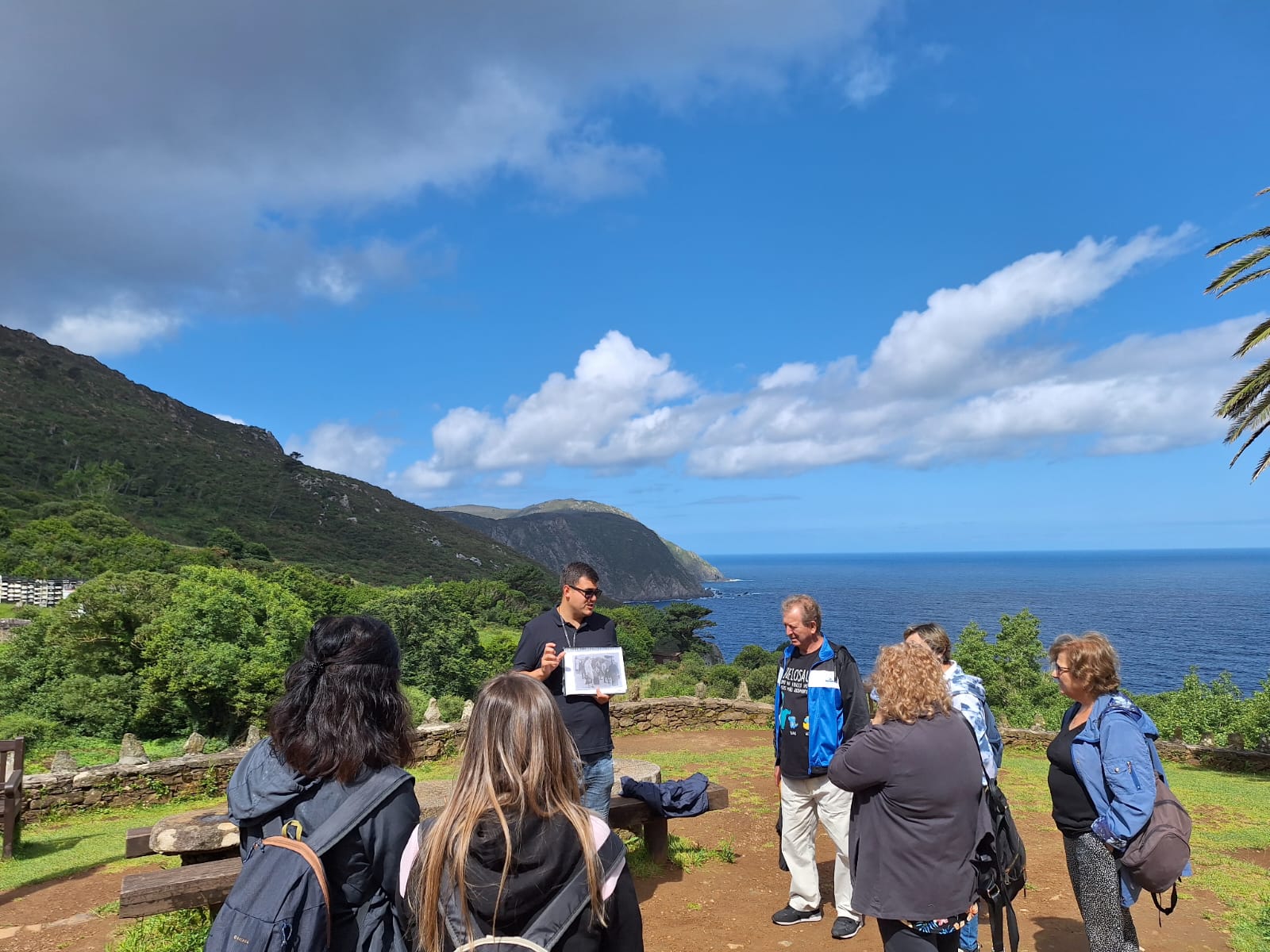 VISITA GUIADA: Historia, tradiciones y leyendas de San Andrés de Teixido: un viaje al más allá