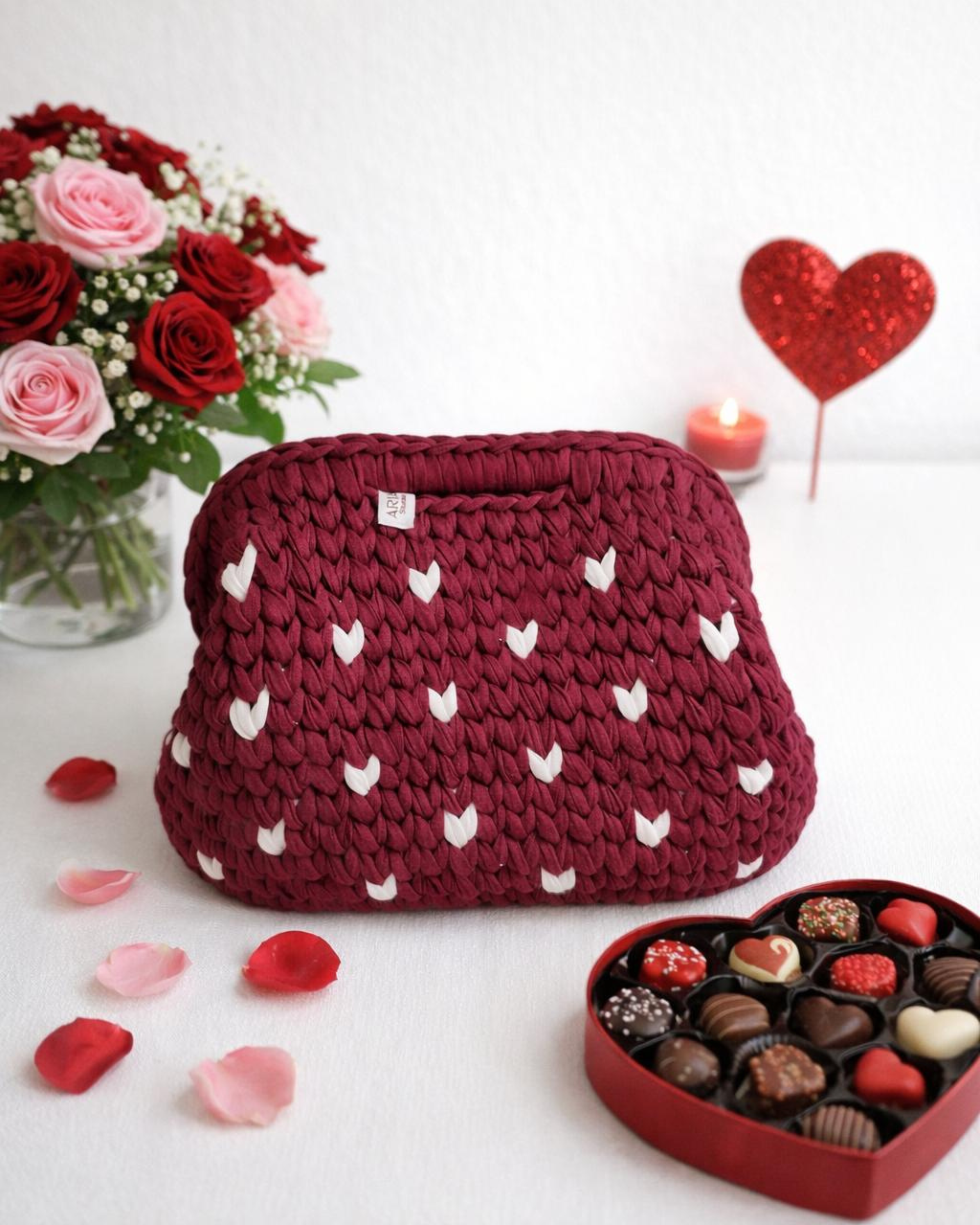 Clutch Bag in fettuccia motivo a cuoricini
