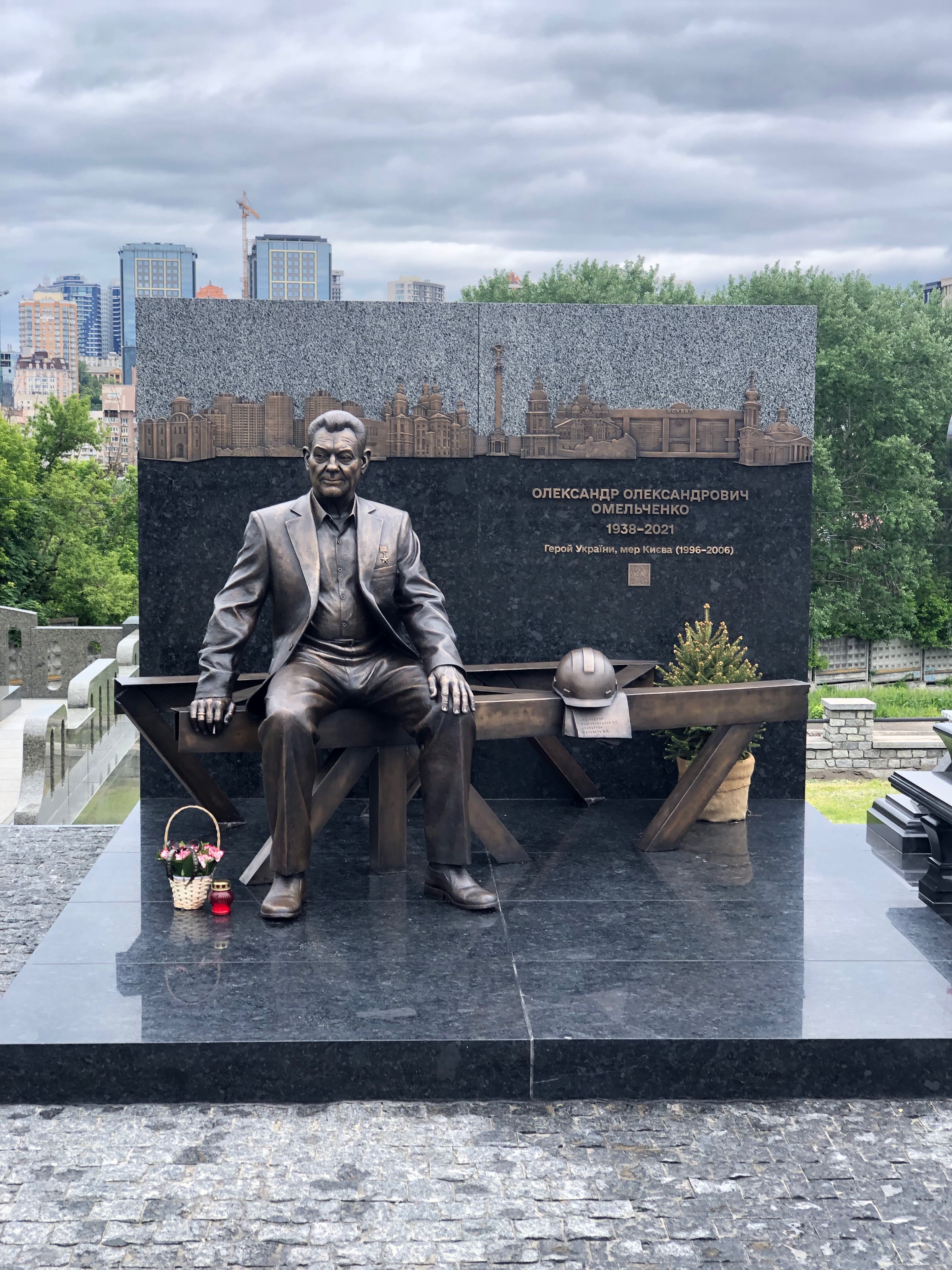Oleksandr Omelchenko Monument