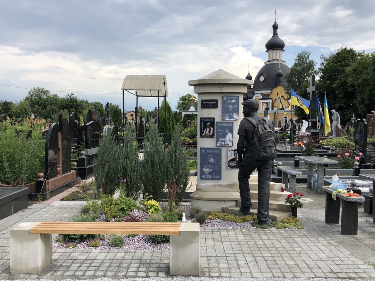 Пам’ятник Віталію Лінецькому