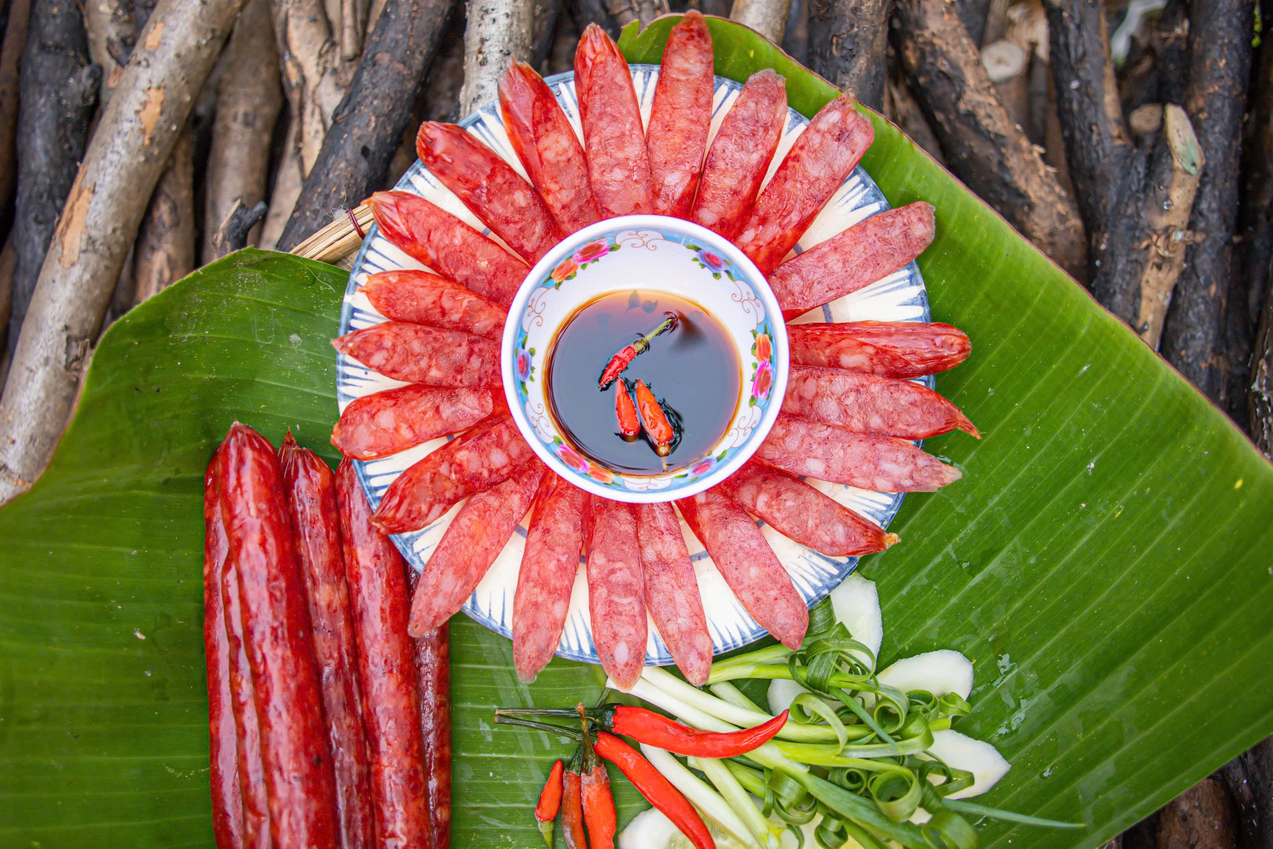 Lạp Xưởng Tôm Sóc Trăng Chính Gốc – Đặc Sản Miền Tây Thơm Ngon, Giá Tốt