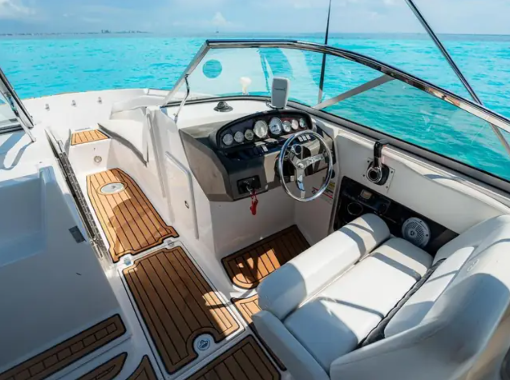 Renta de lancha Regal 27 ft en Cancún