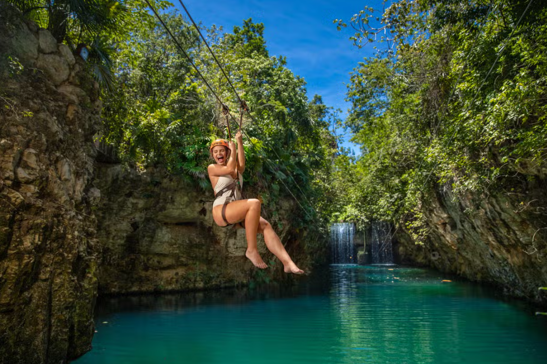 Xcaret Plus: Entrada + Comida Buffet + Transportaciòn redonda