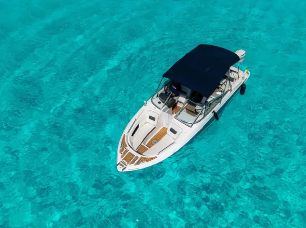 Renta de lancha Regal 27 ft en Cancún
