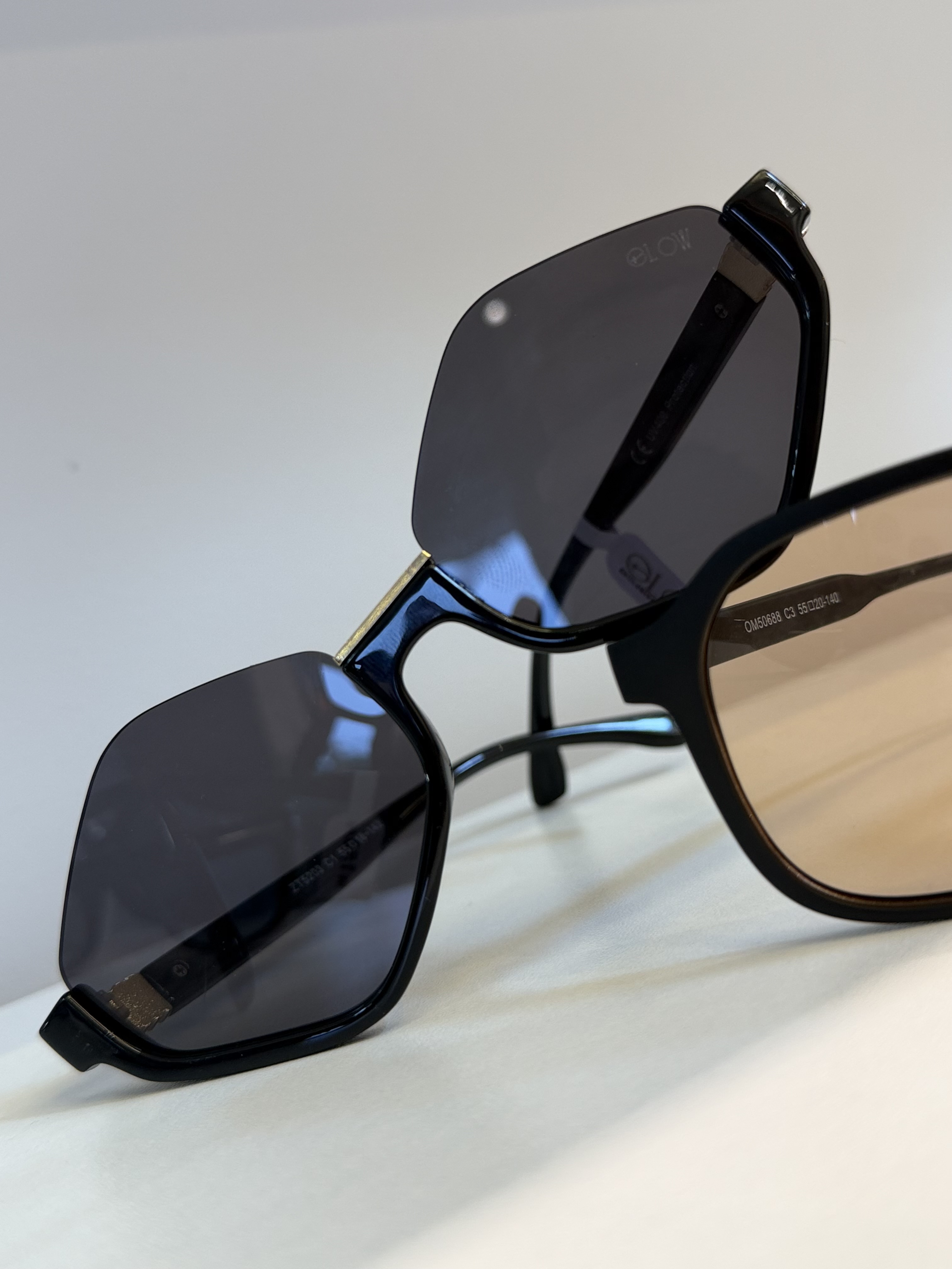 Óculos de Sol Geométrico