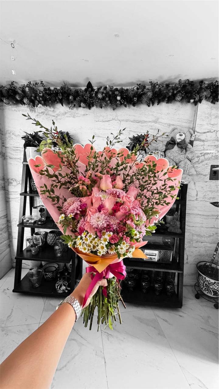 Ramo de flores rosas