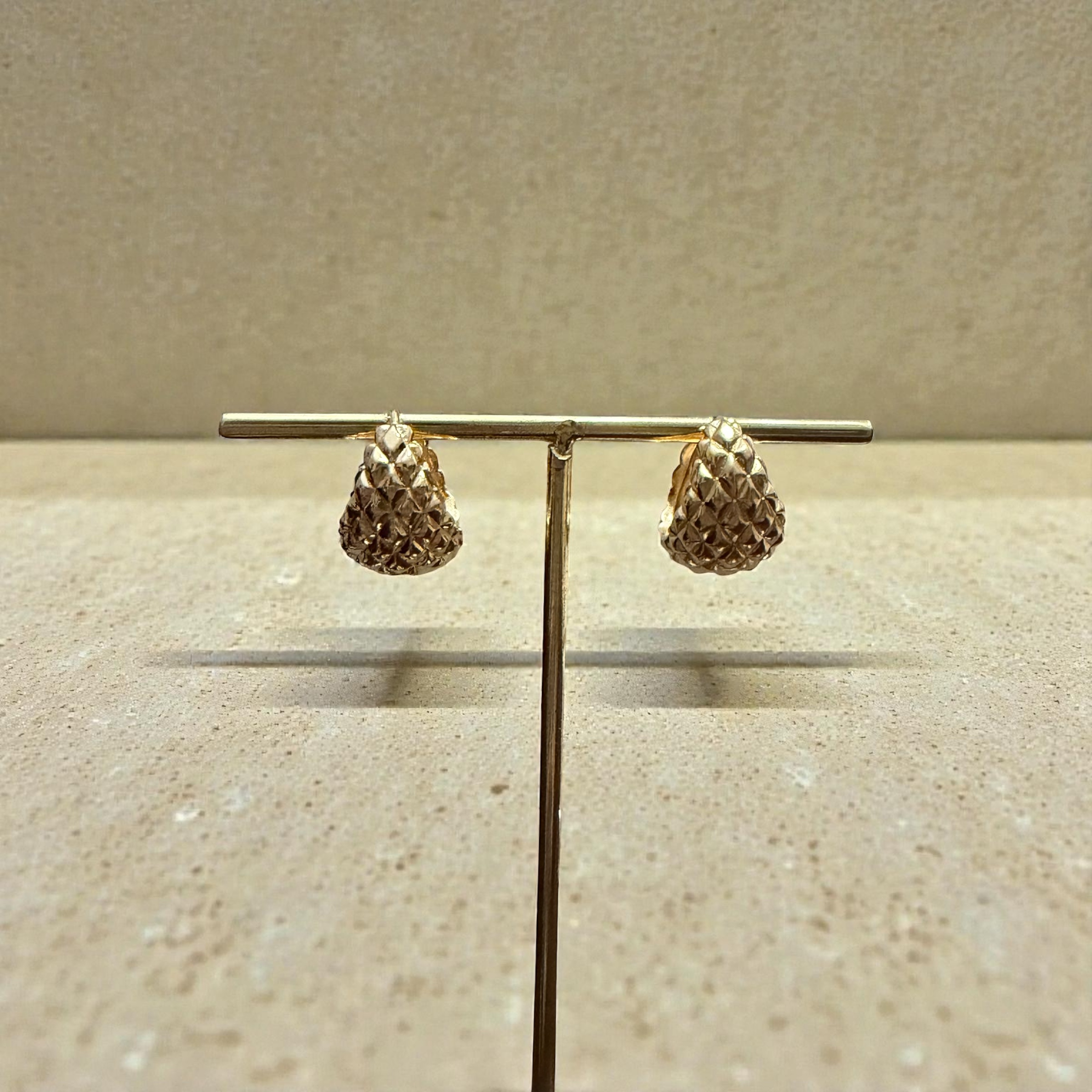 Aretes dorados tejido 