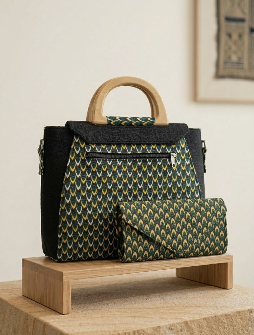 Sac à main en tissu wax et pochette assortie