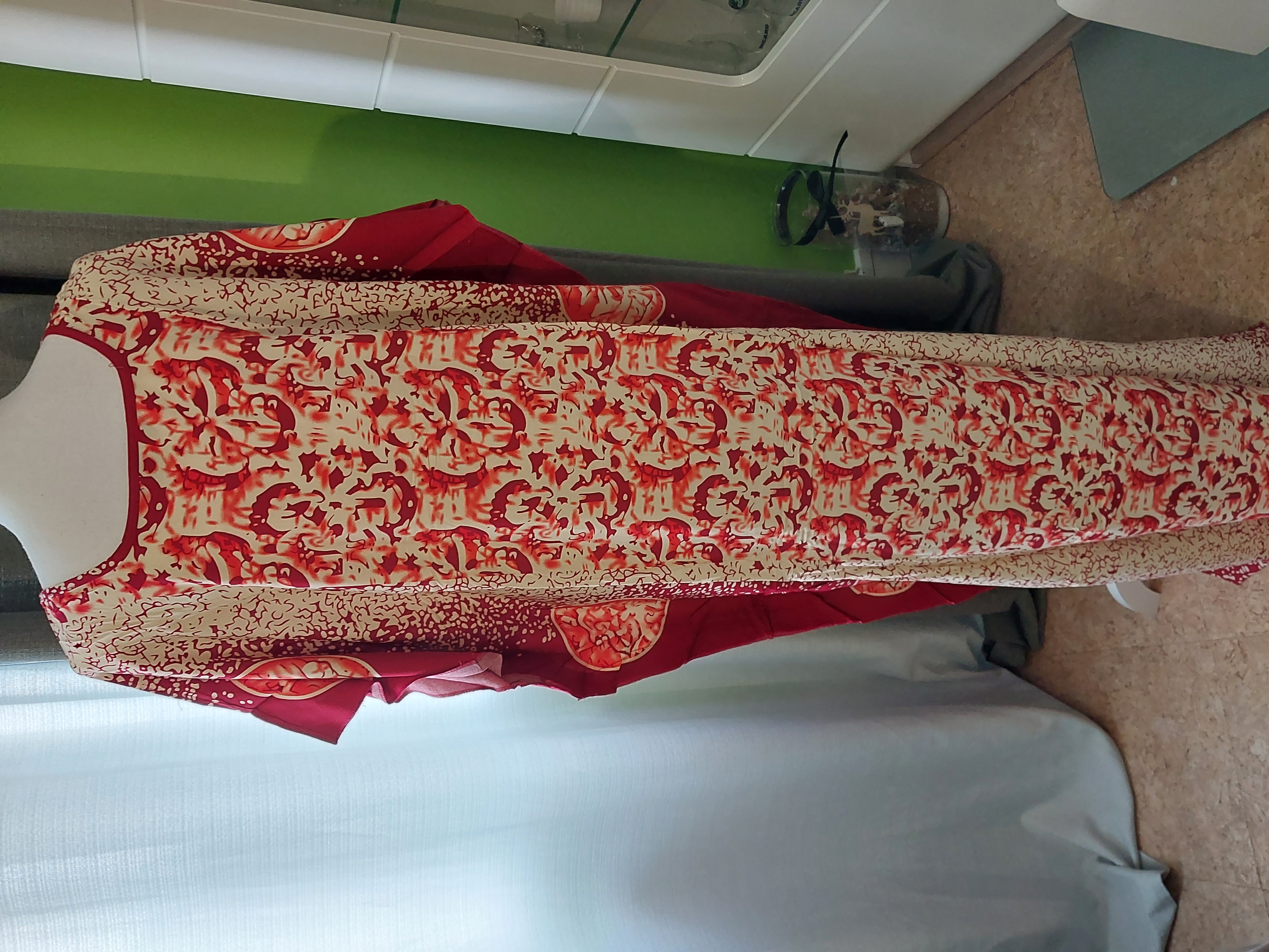 Robe avec foulard imprimé