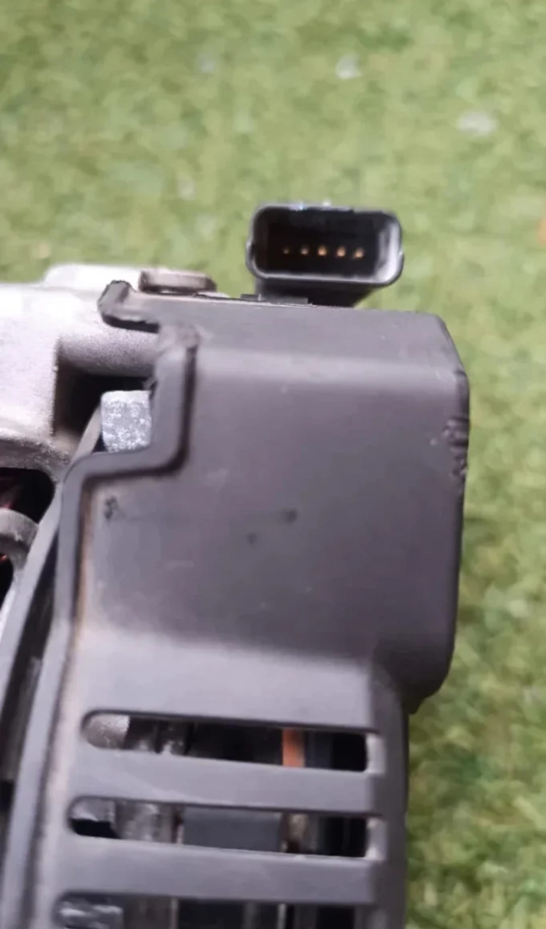 Alternador 9807970180