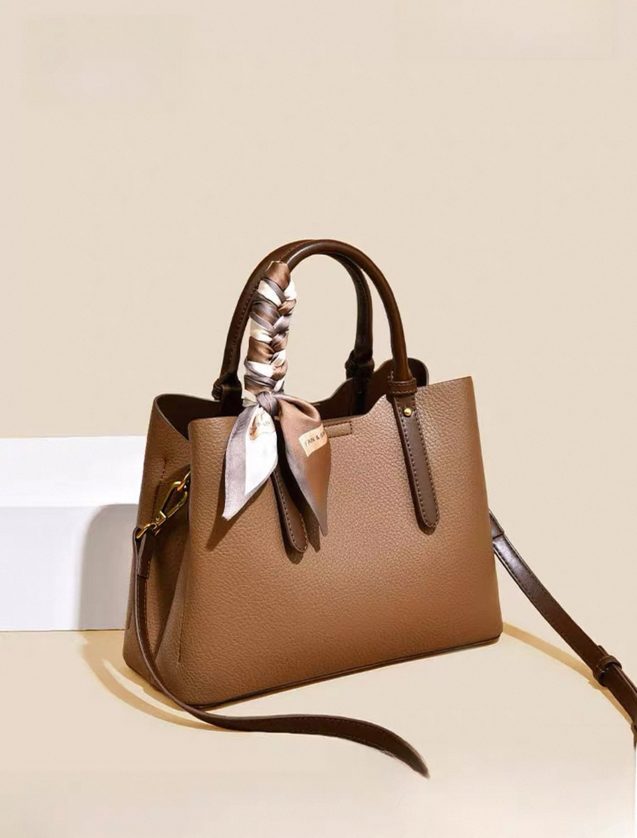 Sac à main en cuir marron