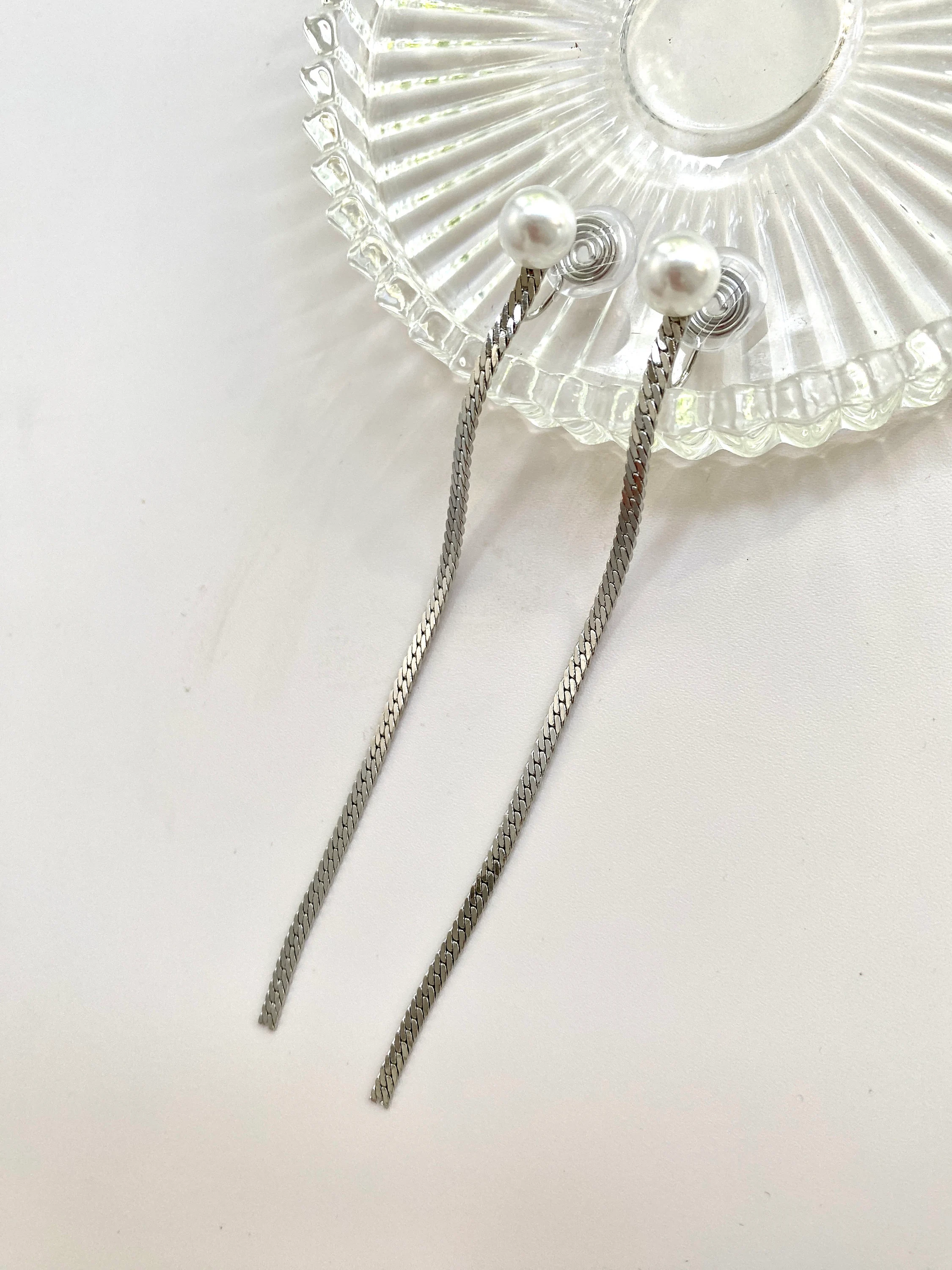 Ohrclips silberfarbig lang, Ohrringe für ohne Ohrringe-Loch, elegant und handgefertigt, slow fashion #016