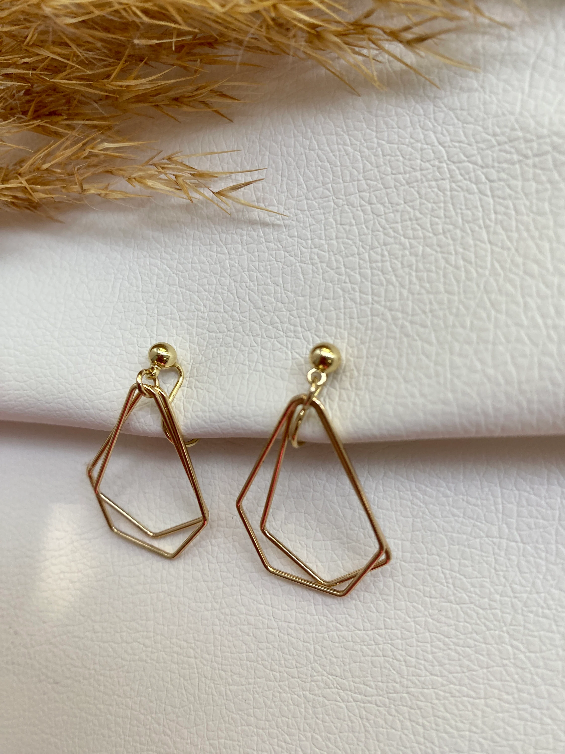 Ohrclips goldfarbig, Ohrringe für ohne Ohrringe-Loch, elegant undgefertigt, schlicht fashion #01